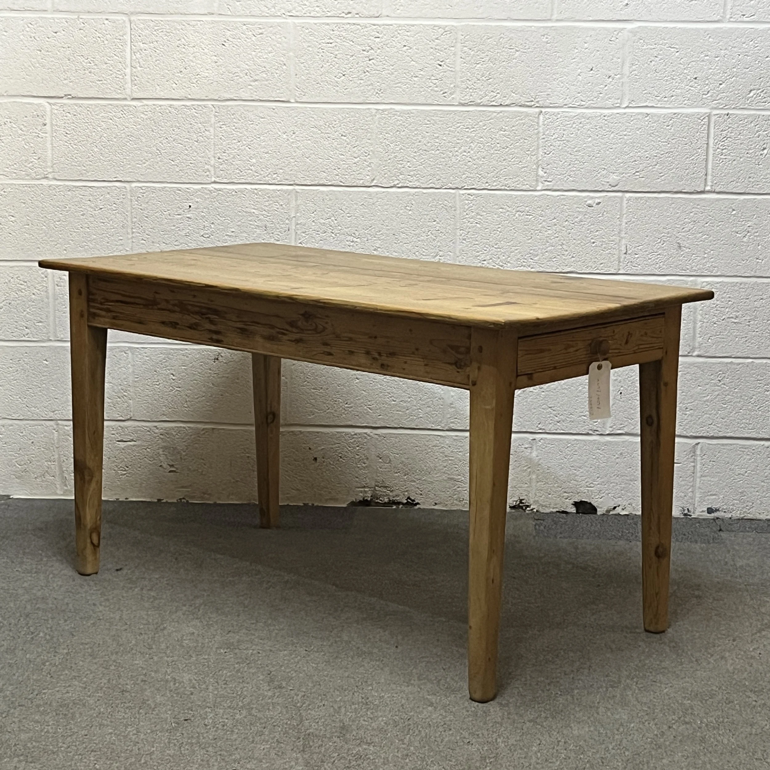 Tapered Leg Pine Table