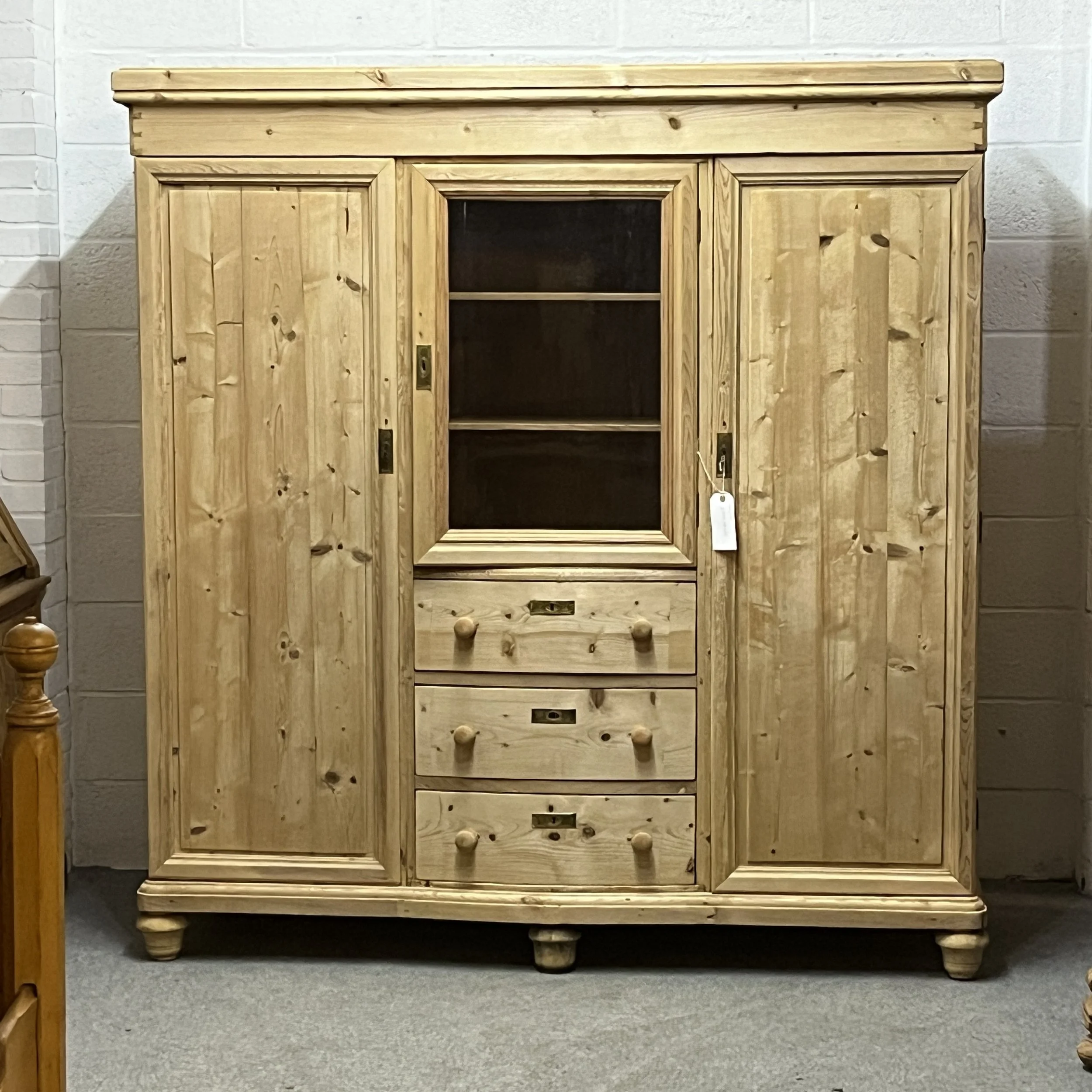 Antique Pine Bedroom Unit