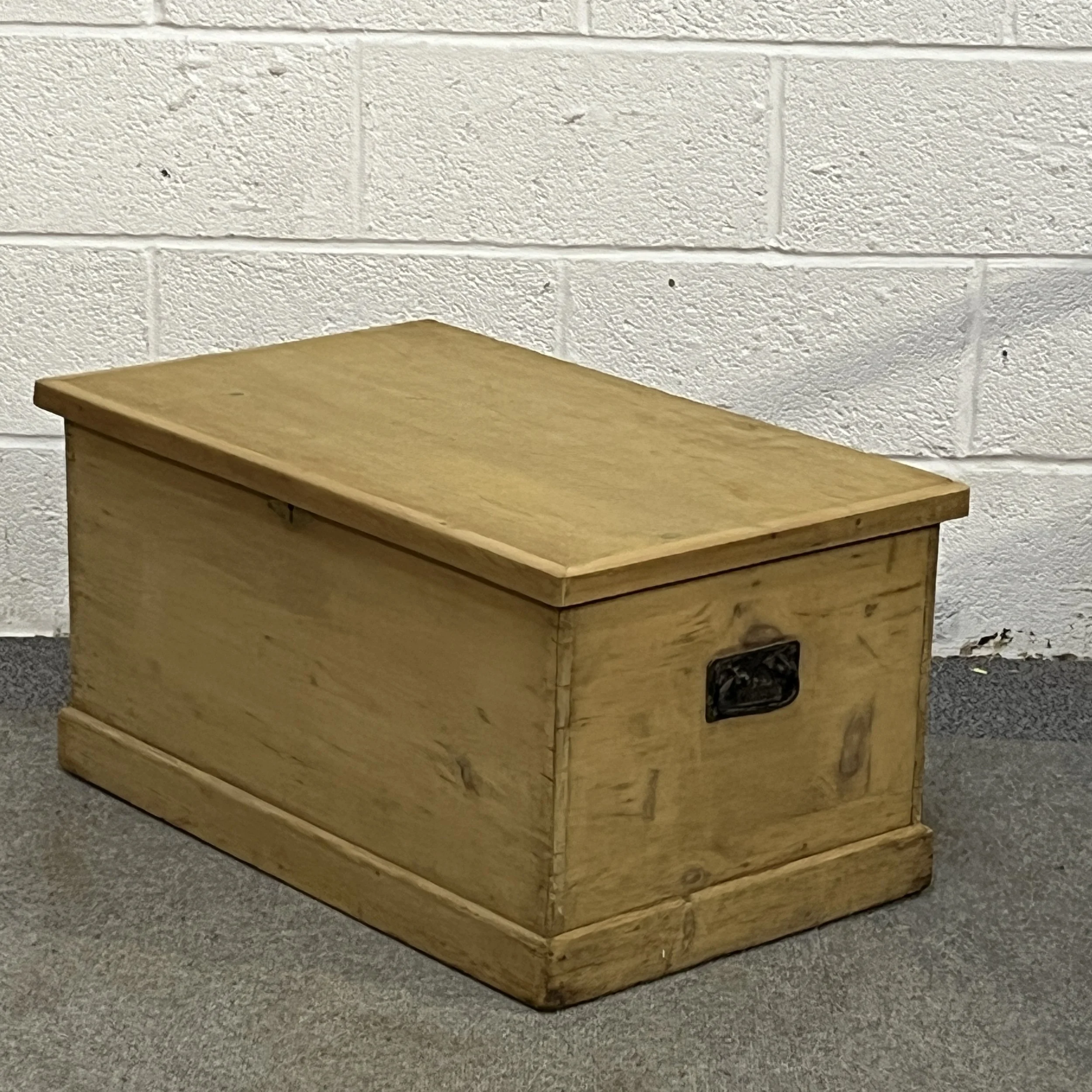 Small Victorian Pine Blanket Chest