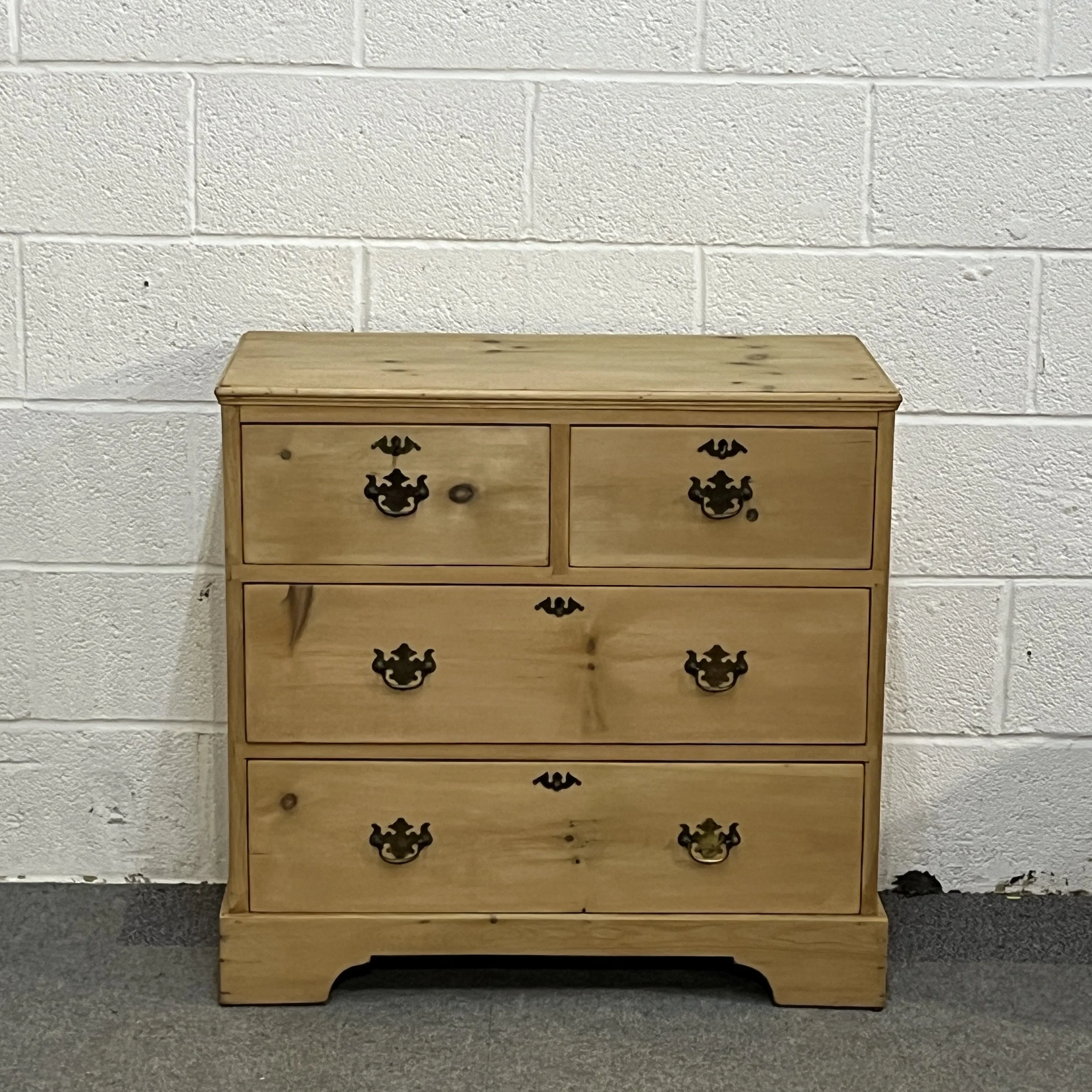 Small Late Victorian Pine Chest Of Drawers