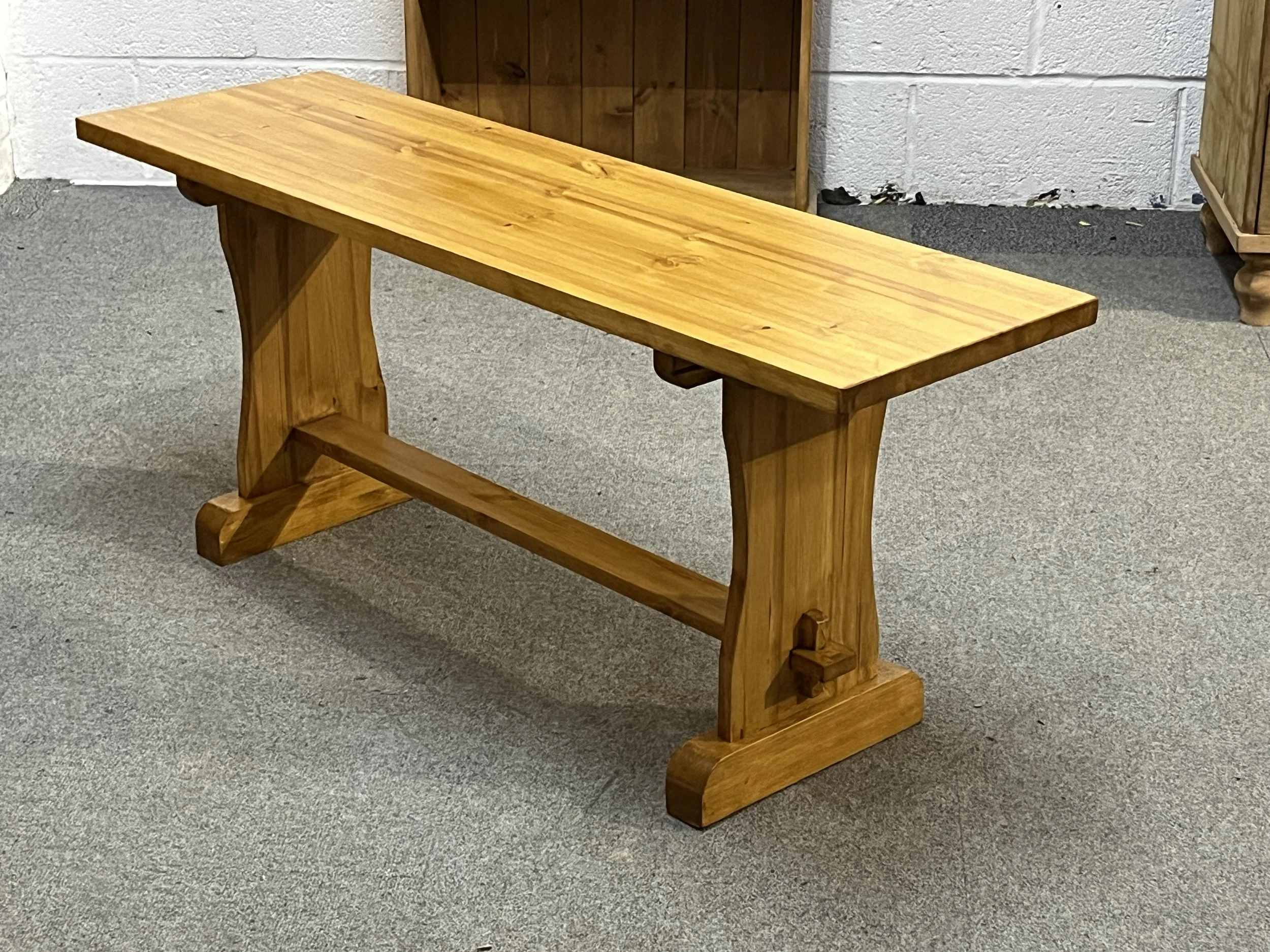 Made to measure pine bench