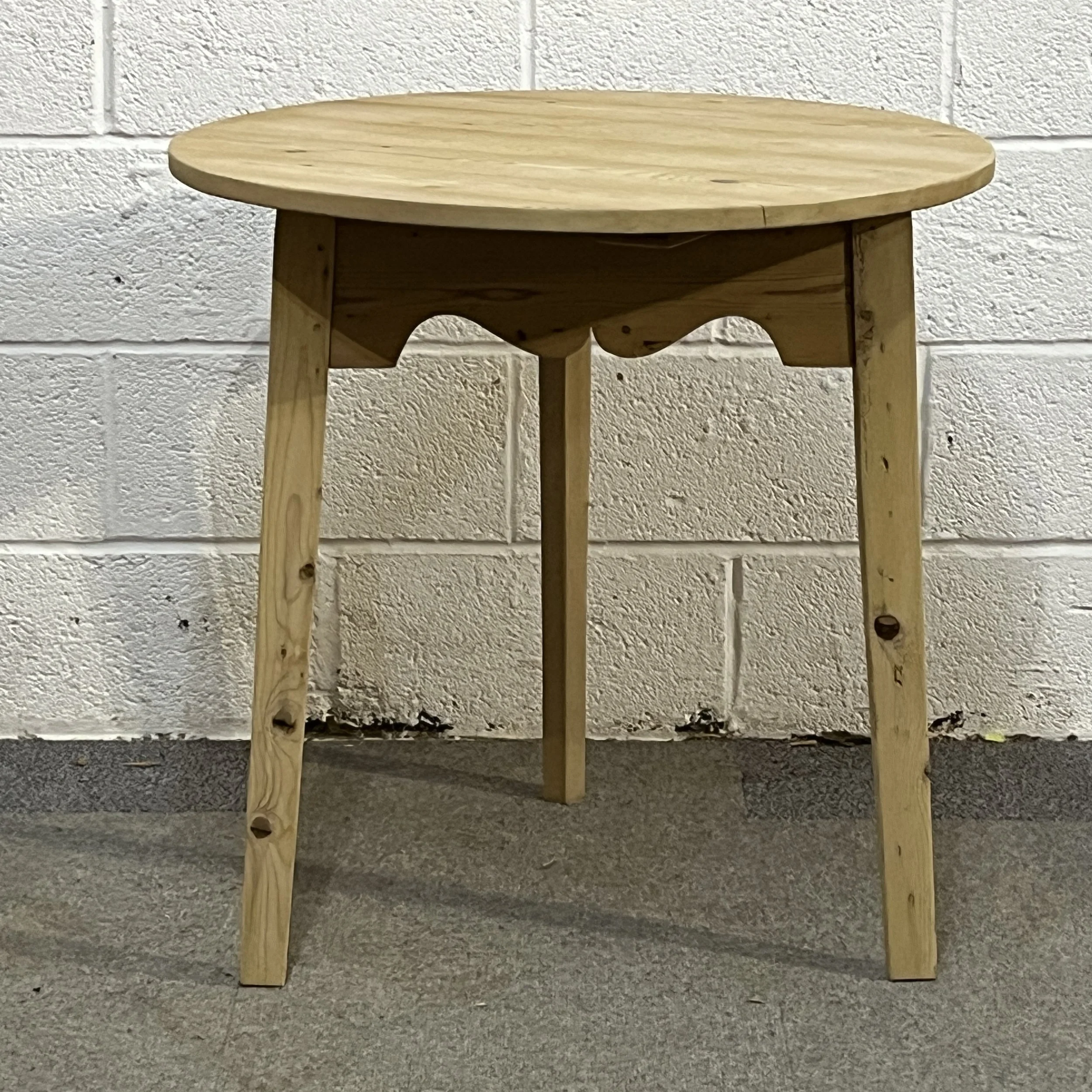 Small custom made pine round table