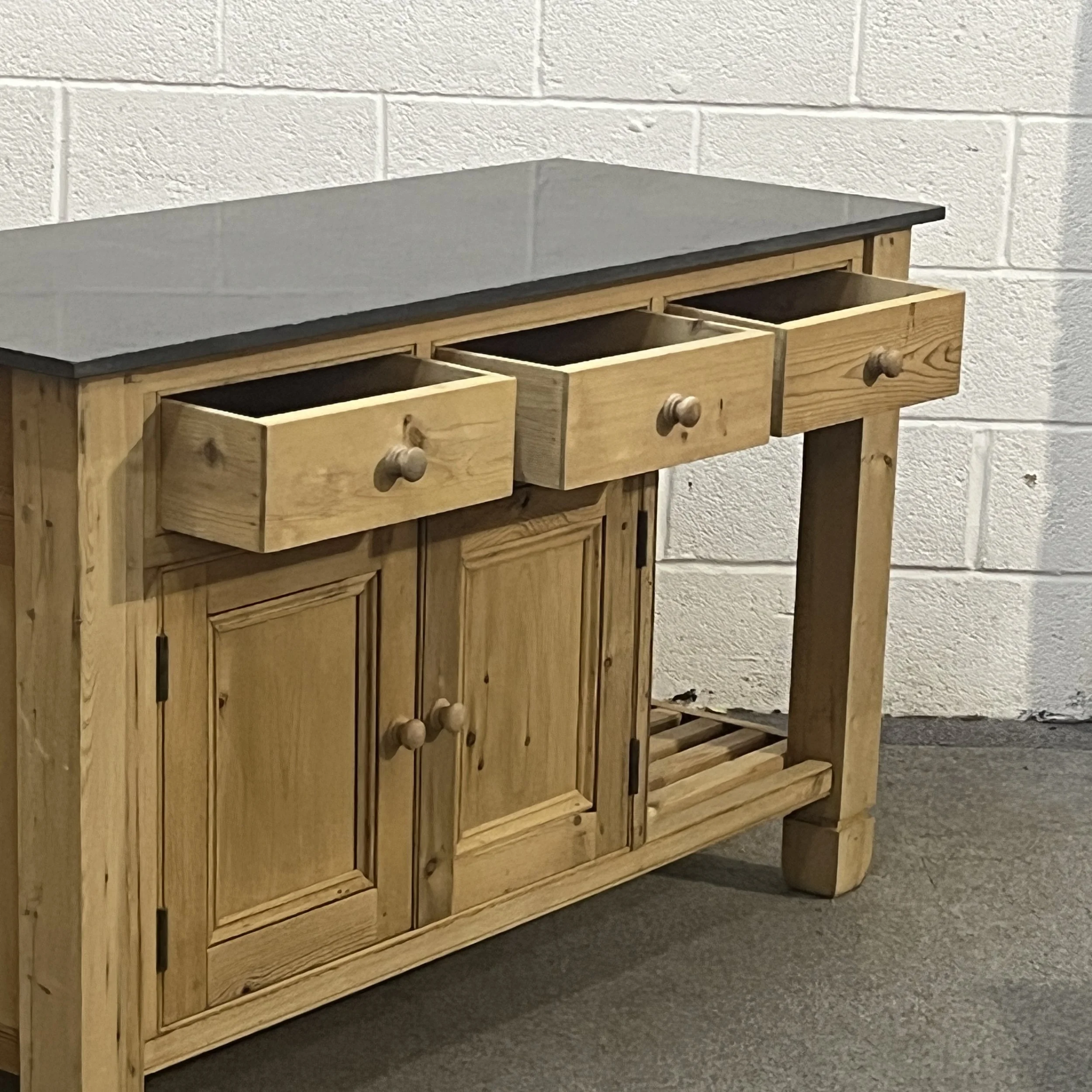 Pine kitchen island with drawers