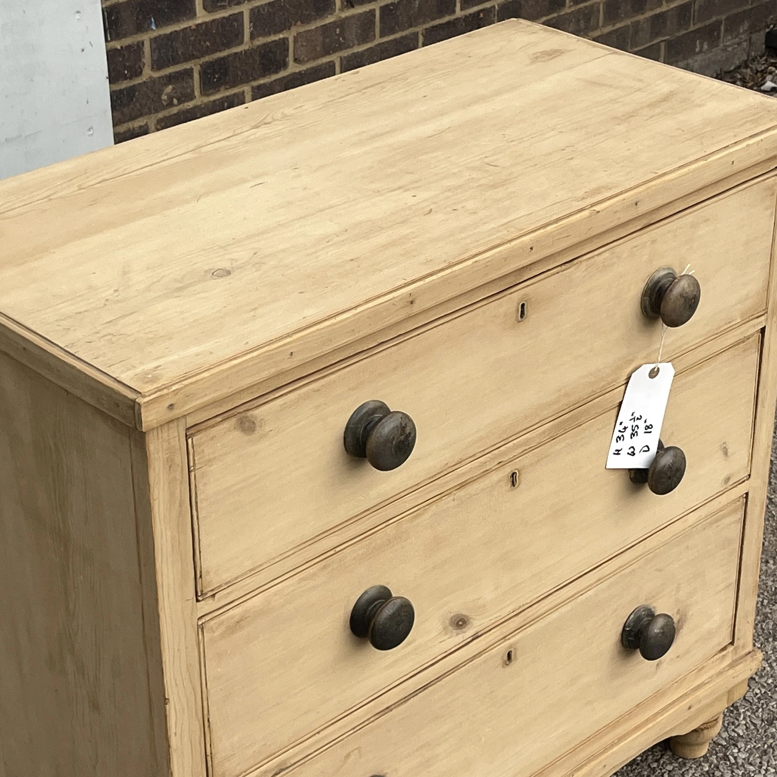N4901D pine chest top and original wooden knob details