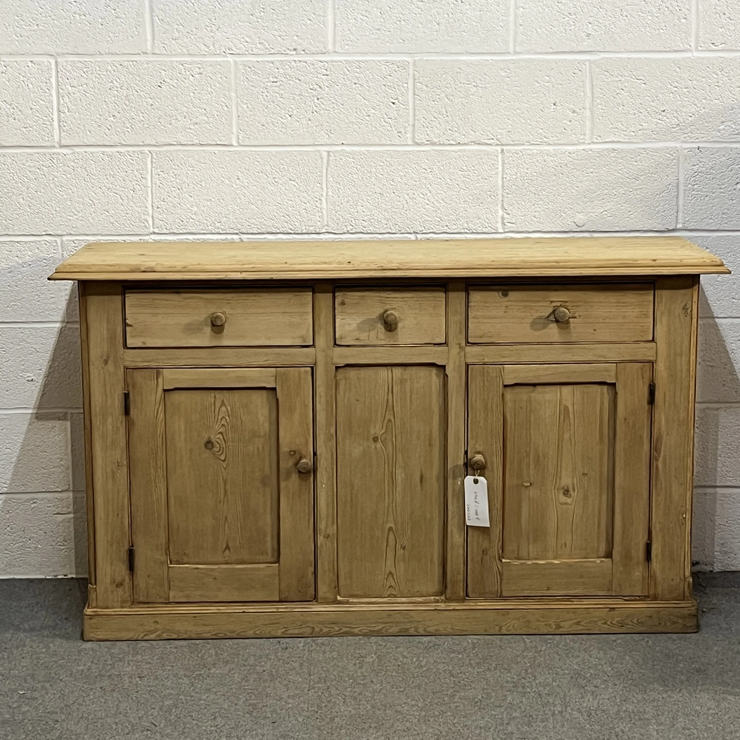 Large Old English Pine 3 Drawer Sideboard