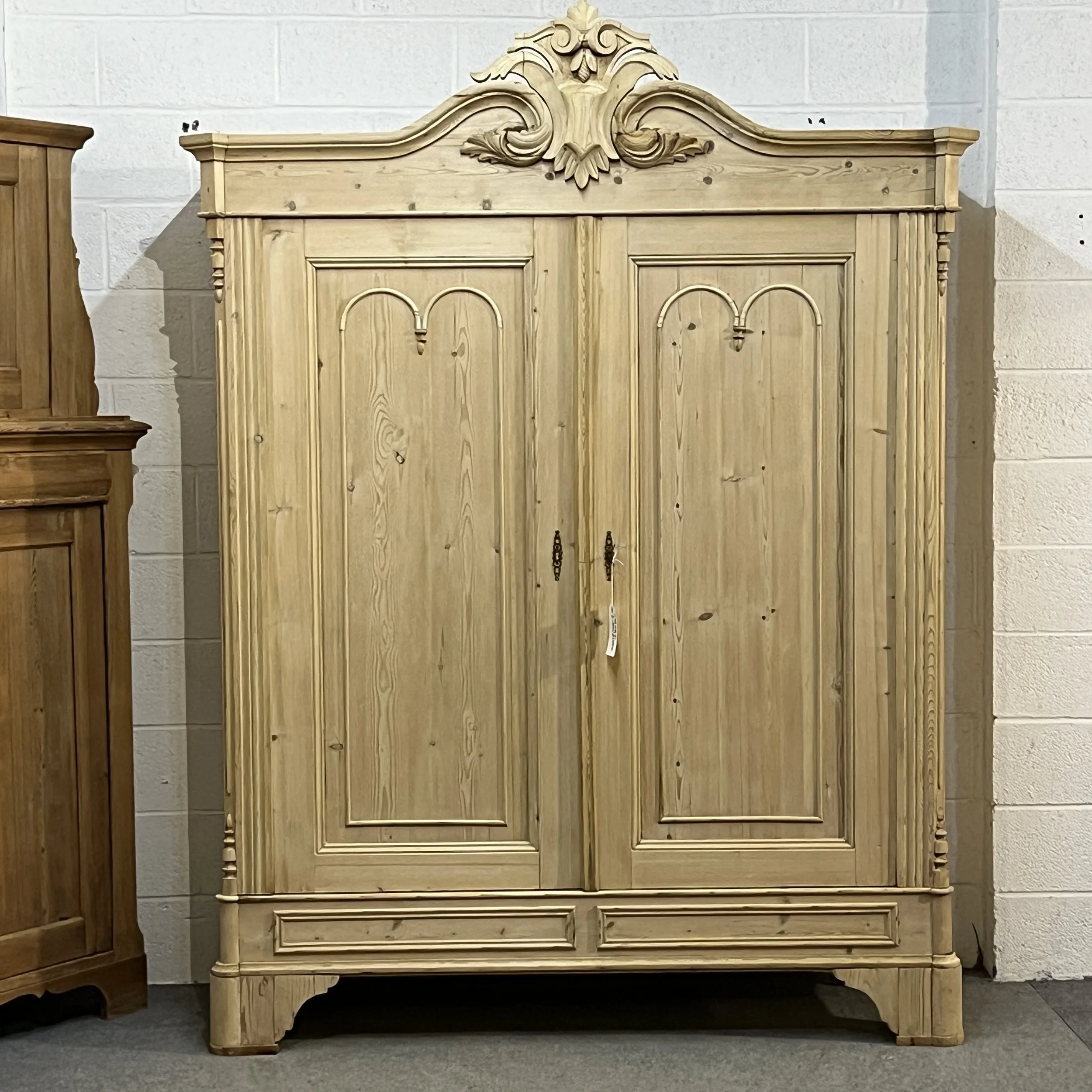 Amazing Very Large Late-Victorian Pine Double Wardrobe (Dismantles) (N3808I)