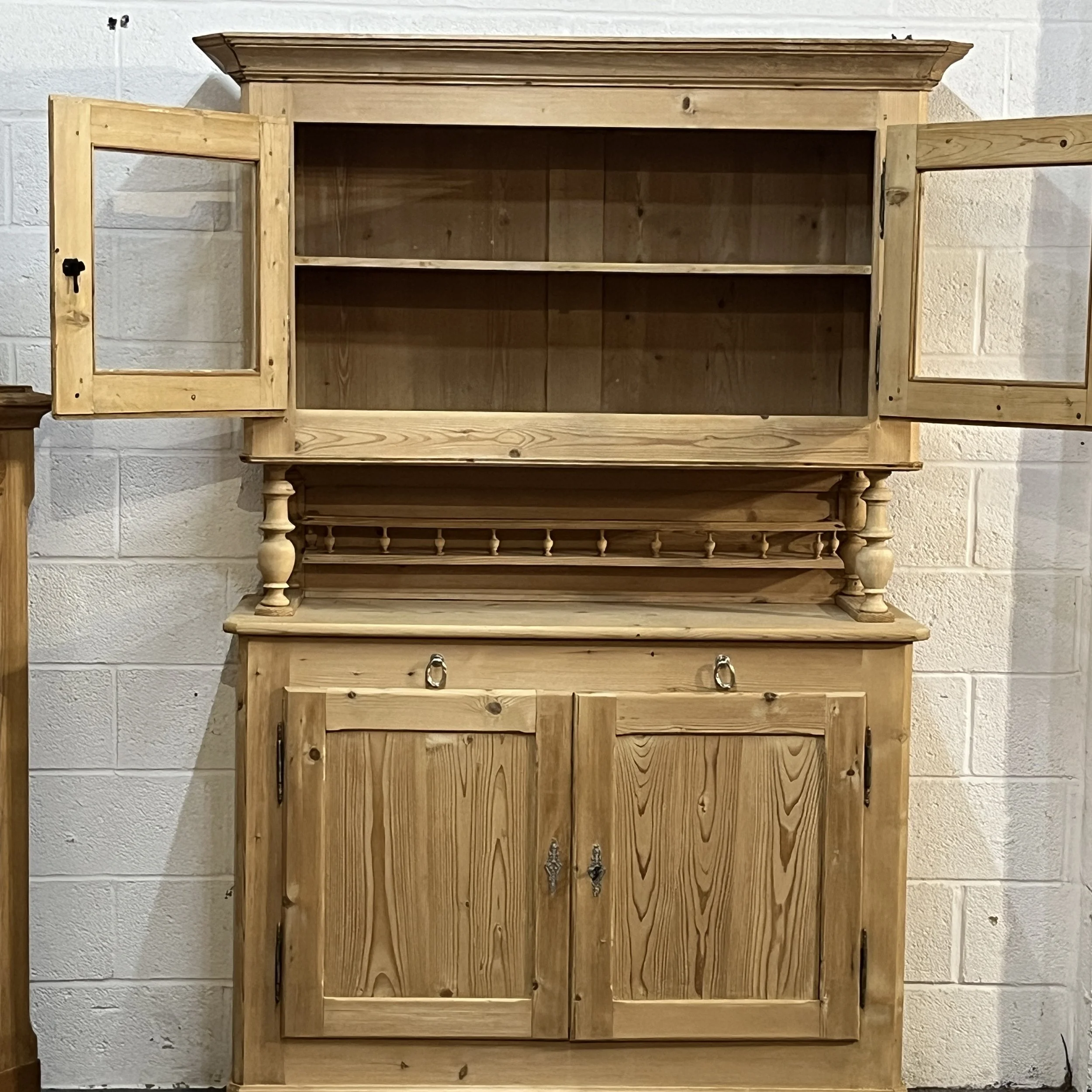 French dresser N3653H with glazed upper doors open showing shelf