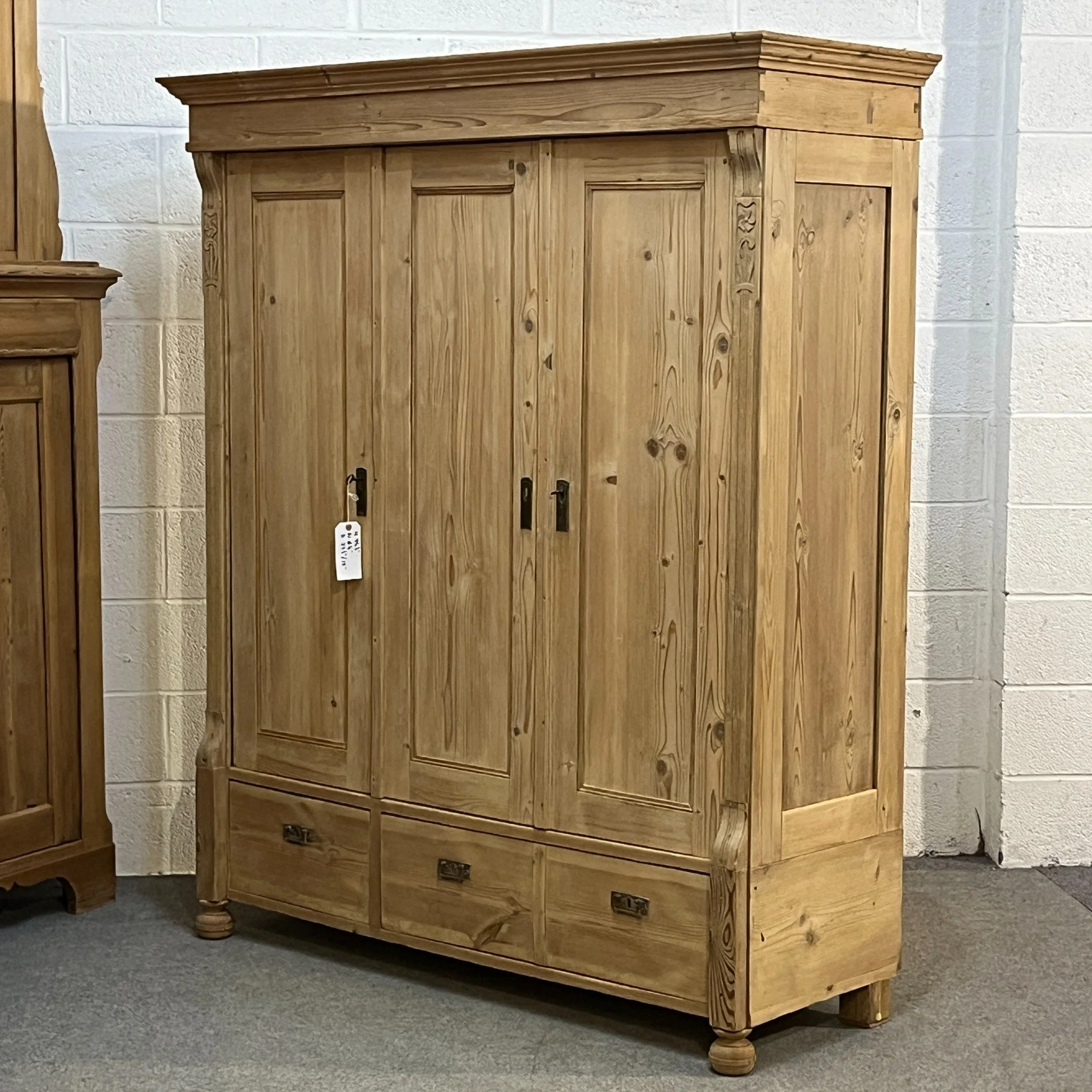 N4700F pine wardrobe viewed from right showing panelled side