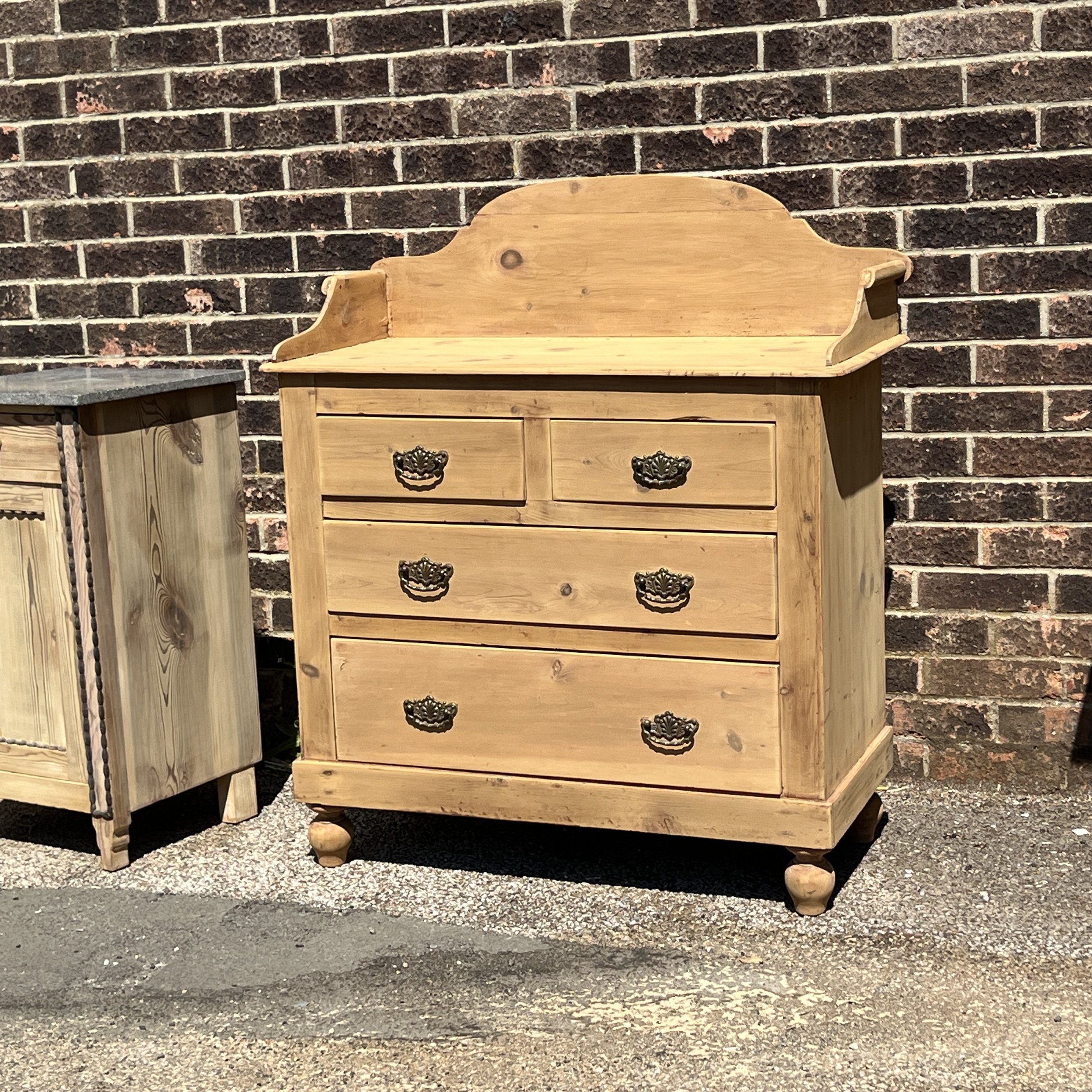 Edwardian Pine Chest of Drawers with Splashback