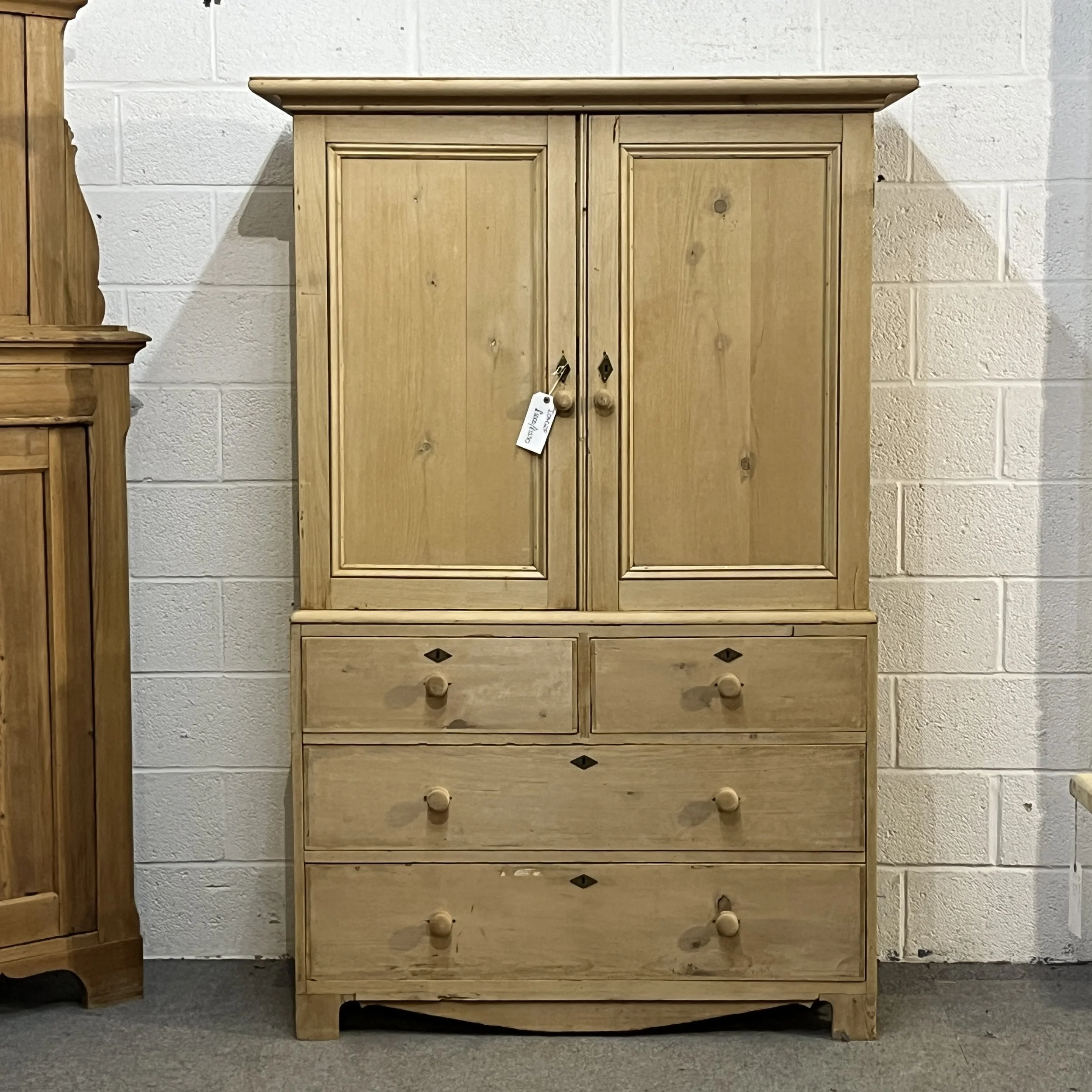 Victorian Pine Linen Press