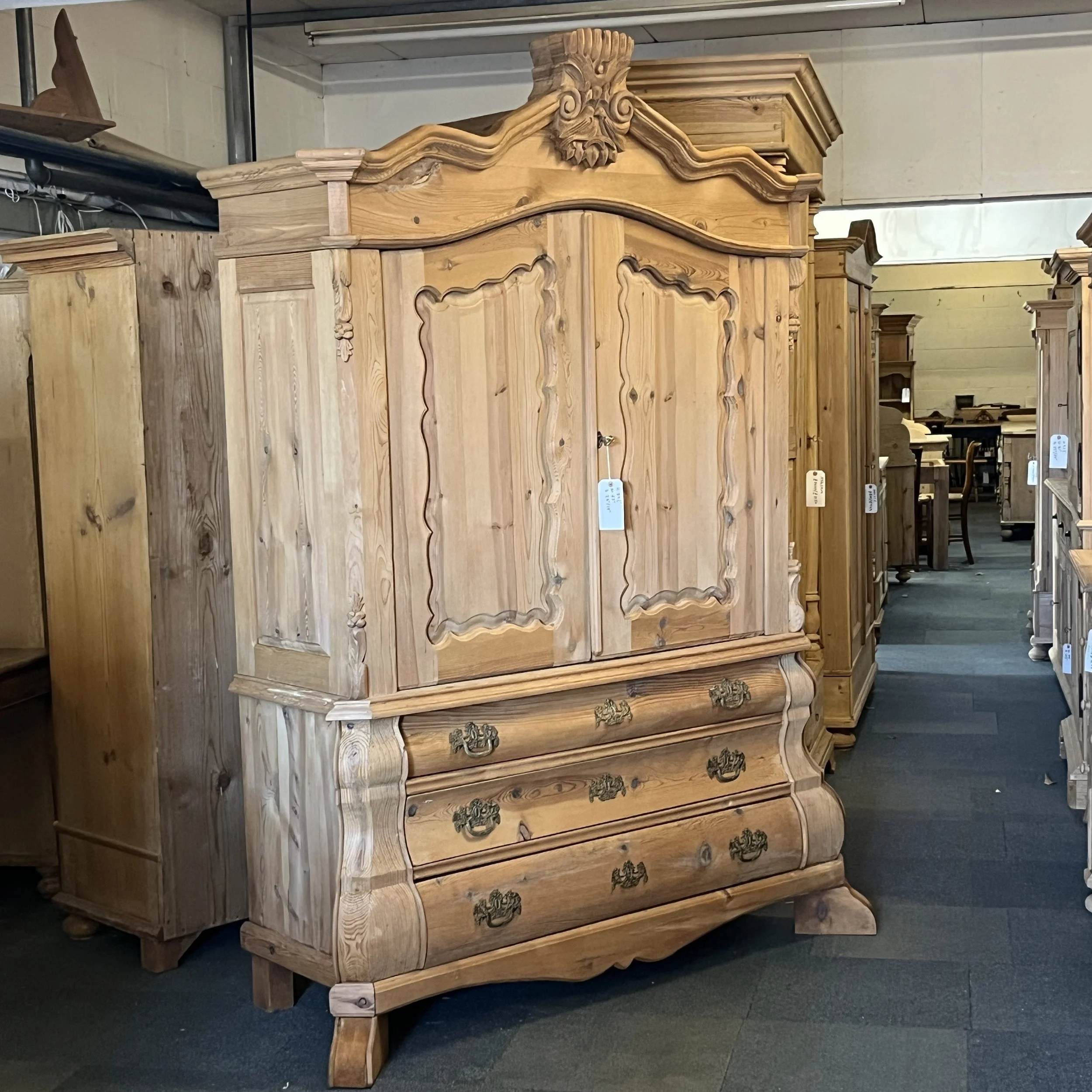 Very Large Bombe Base Pine Linen Press