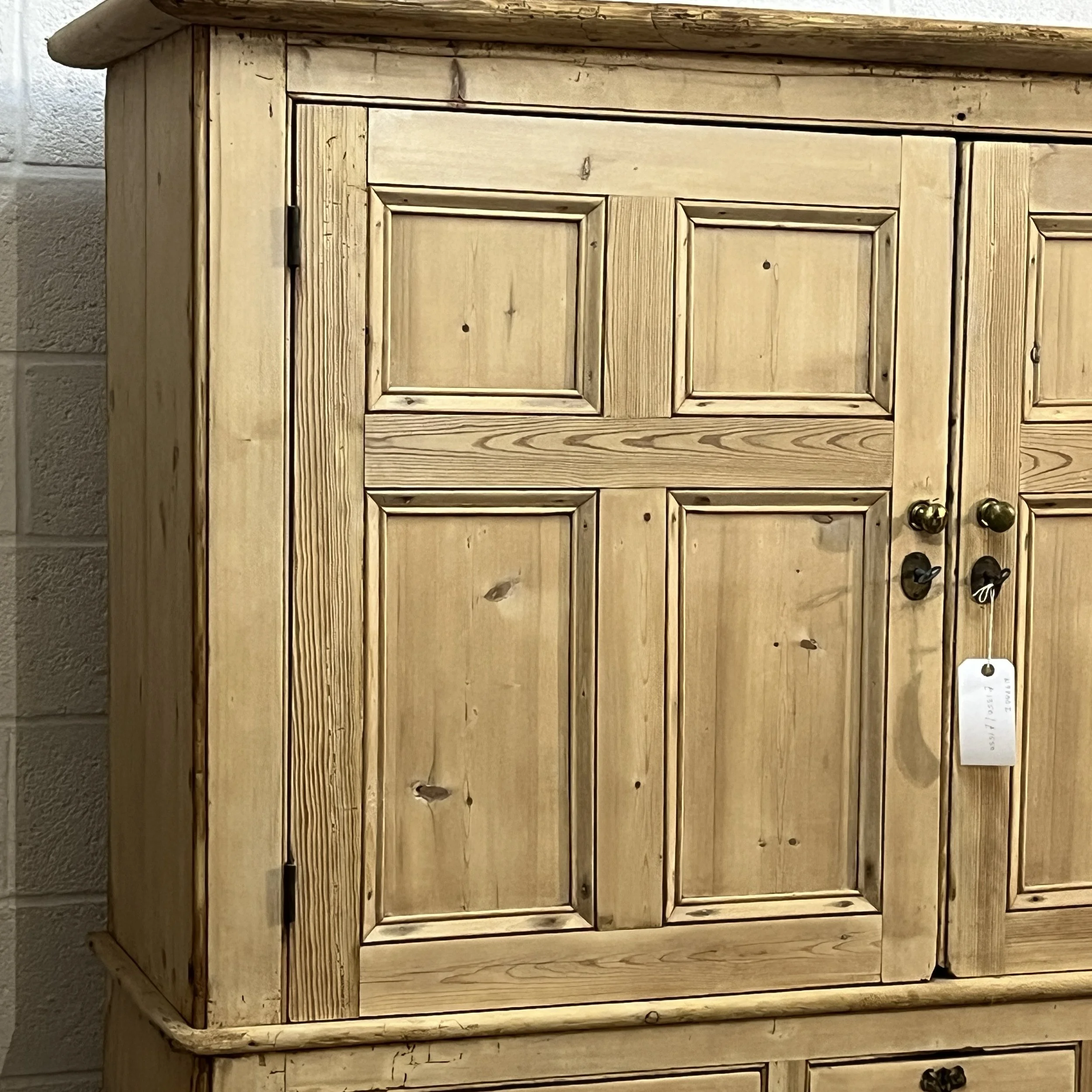 Upper panelled door and cornice detail on antique pine cupboard N7700I
