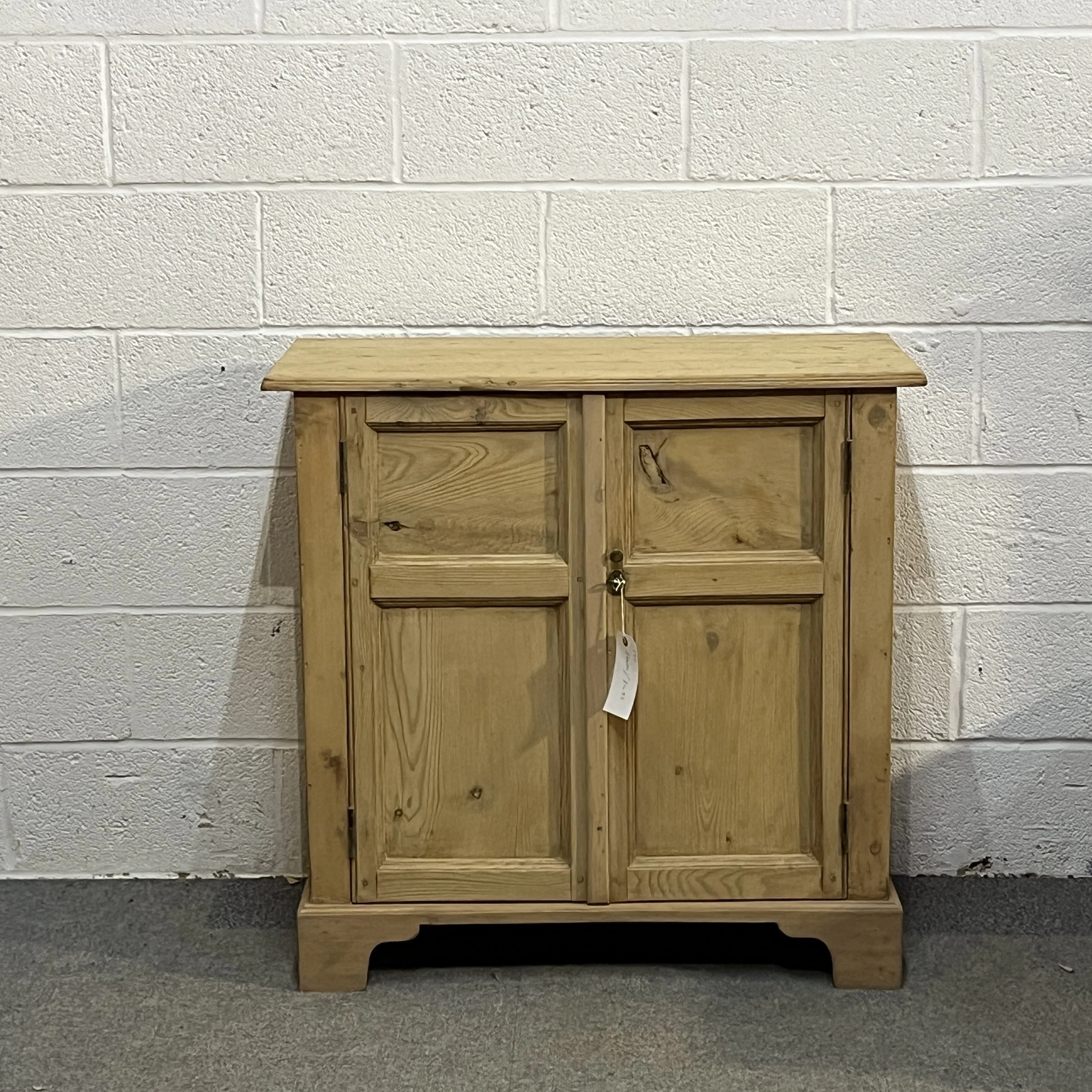 Small Victorian Pine 2 Door Cupboard