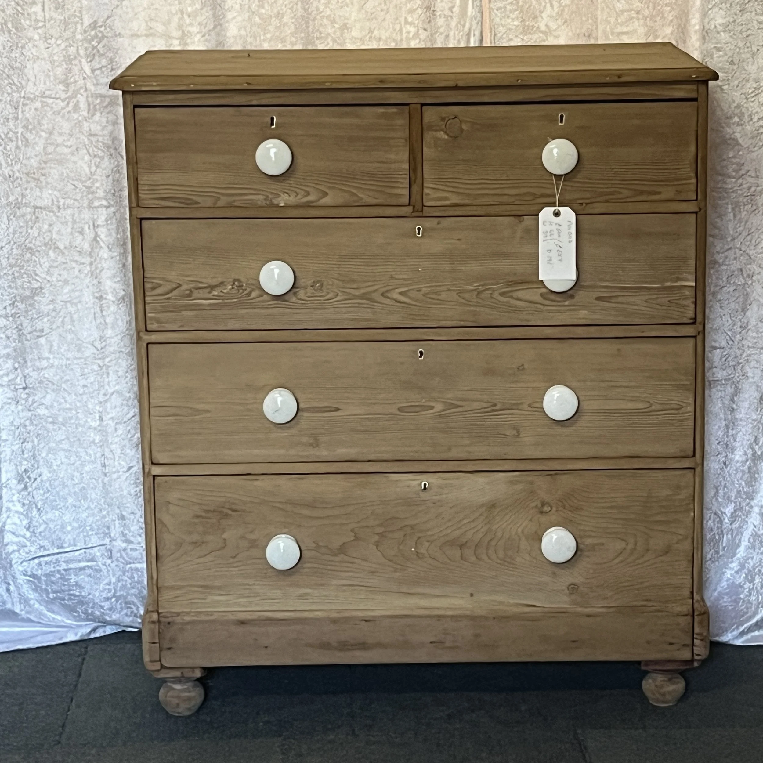 P0109B pine chest, straight-on view showing two small drawers over three full-width drawers