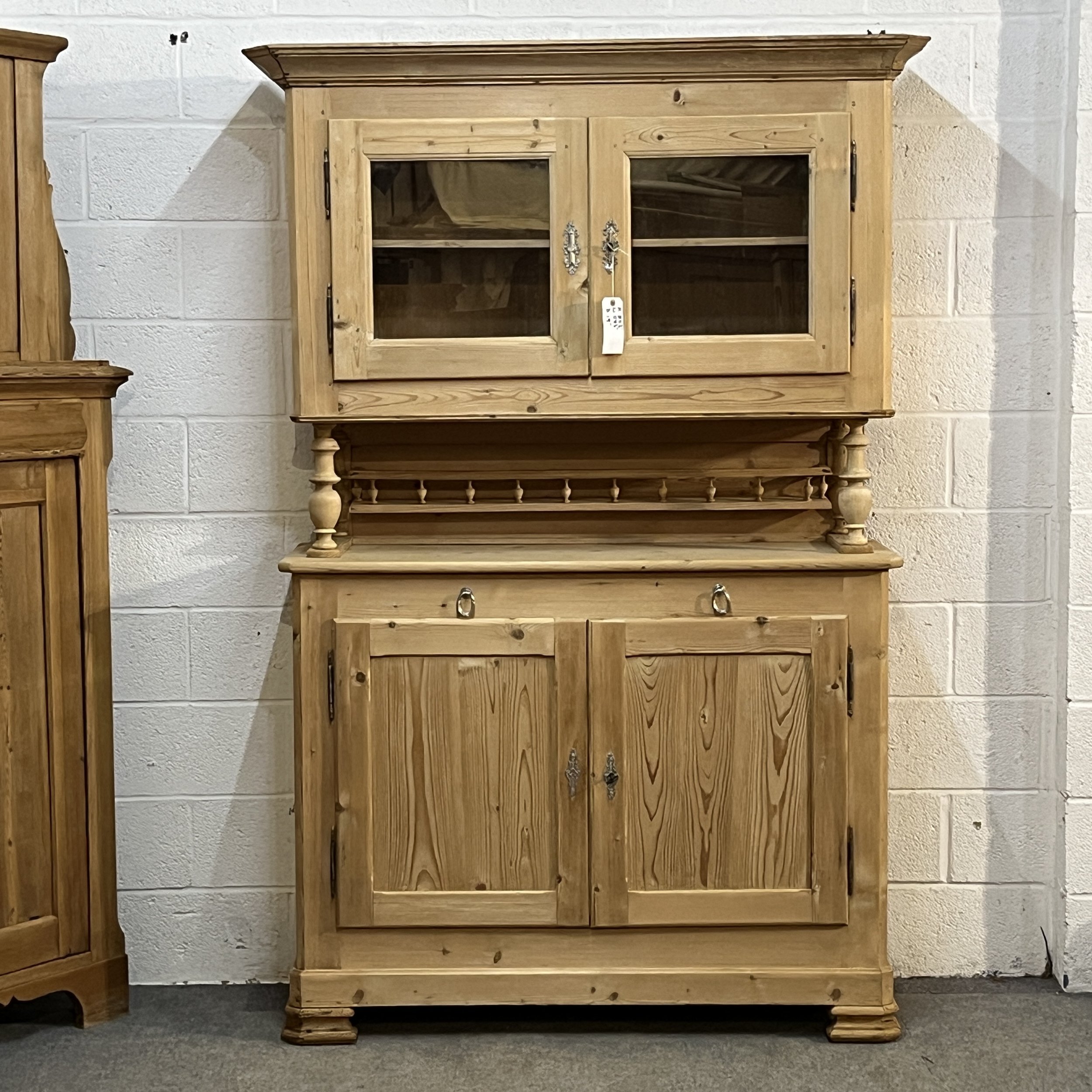 French pine dresser N3653H, straight-on view with all doors closed