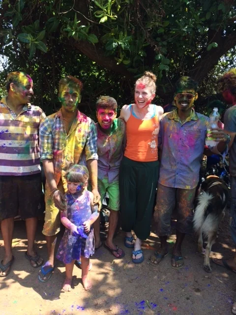 However, on foot, I did not escape the colors of Holi