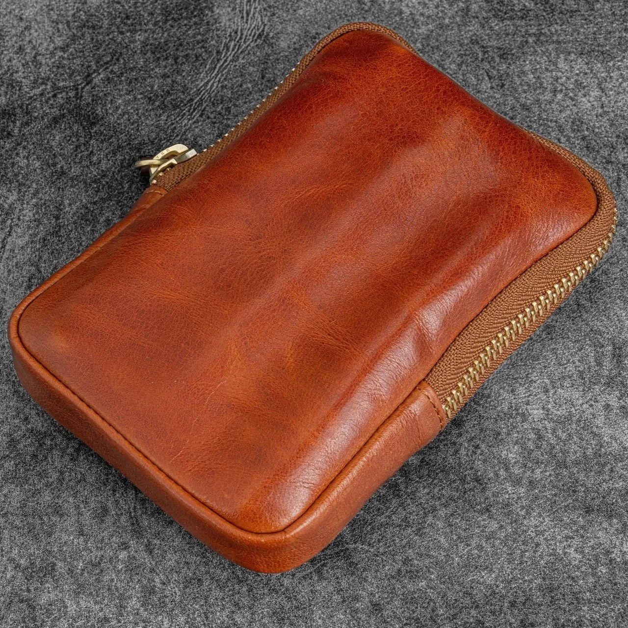 Galen x Nock Co Sinclair Cognac Closed
