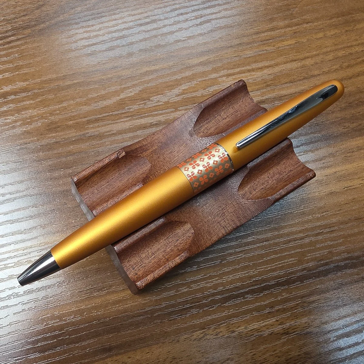 Pilot Metropolitan Ballpoint (Orange Retro Pop)
