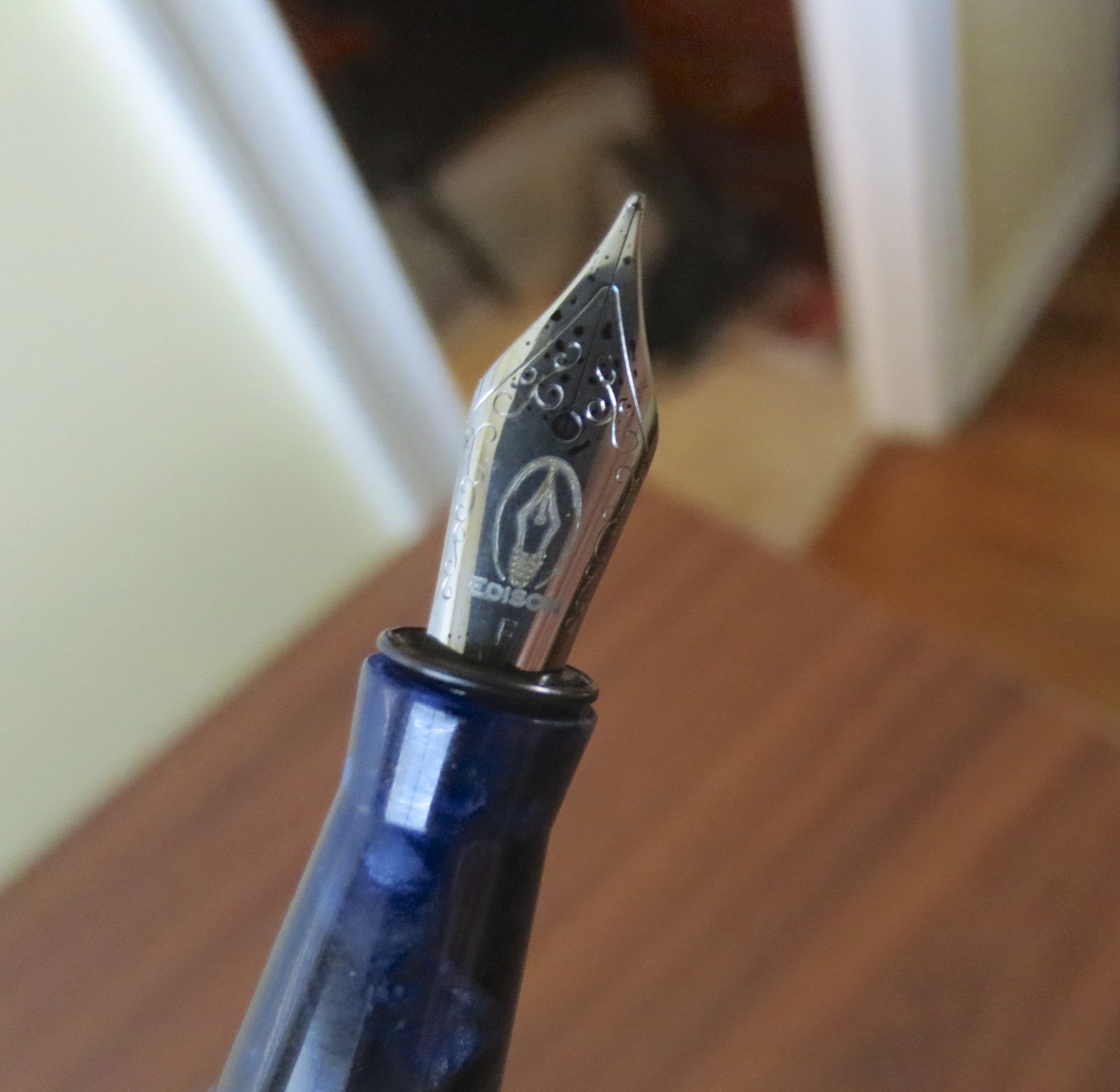 Edison Pearlette Fountain Pen in Quantum NEW in box Extra-Fine Point