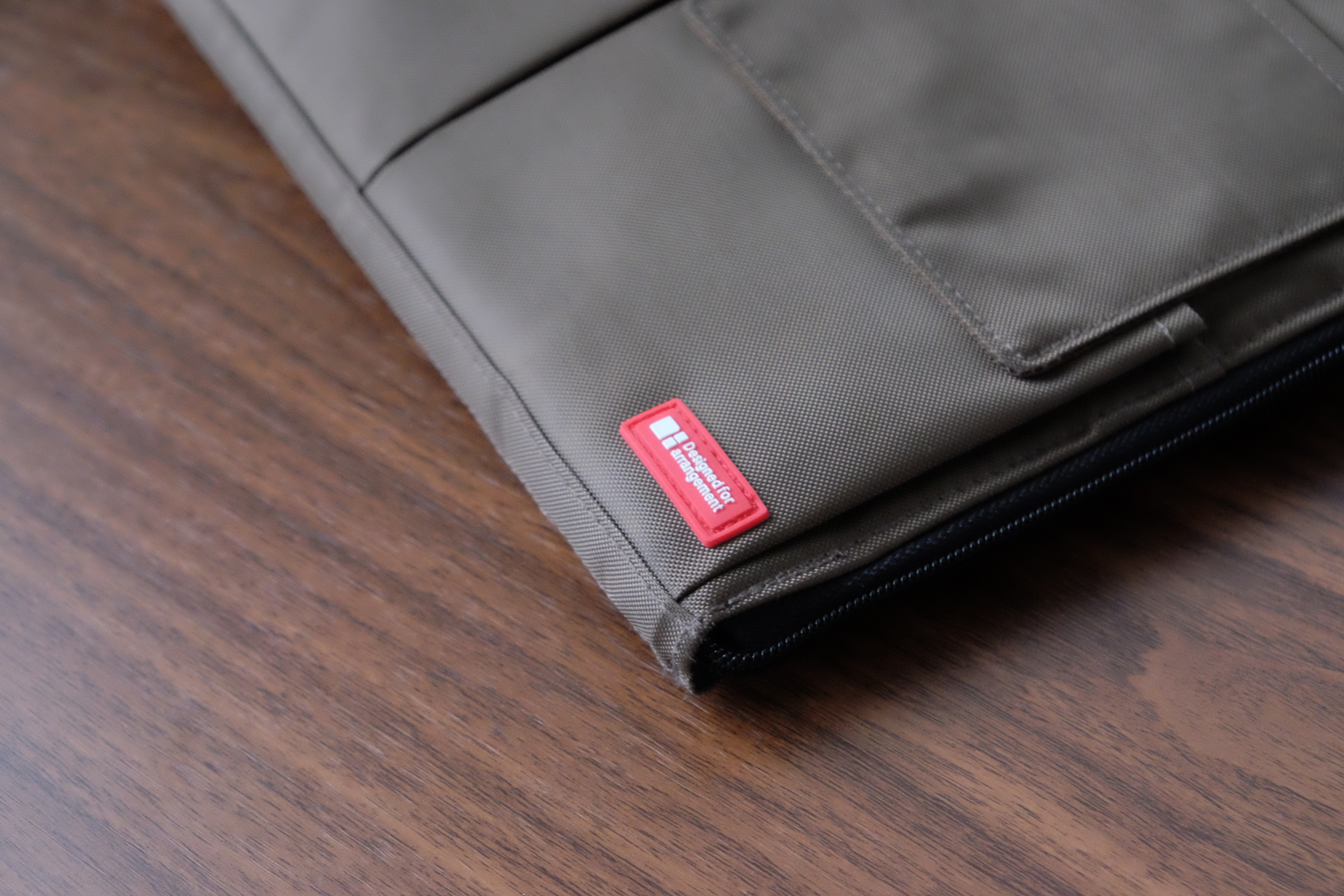 Reasonably Priced Pen Carry: Lihit Lab Bags and Cases — The