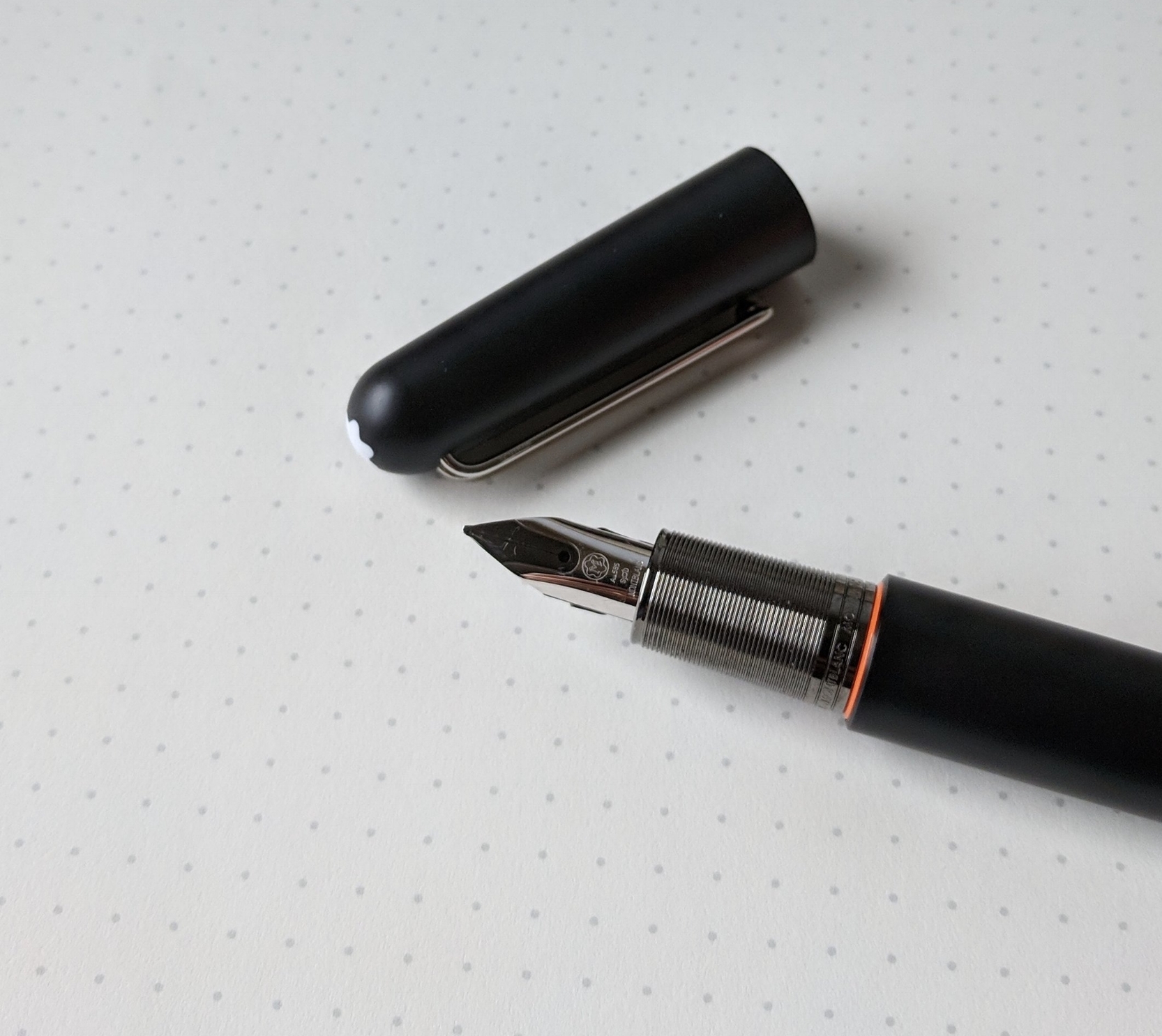 verkeer Oplossen Vaarwel Pen Review: Montblanc M Ultra Black Fountain Pen — The Gentleman Stationer