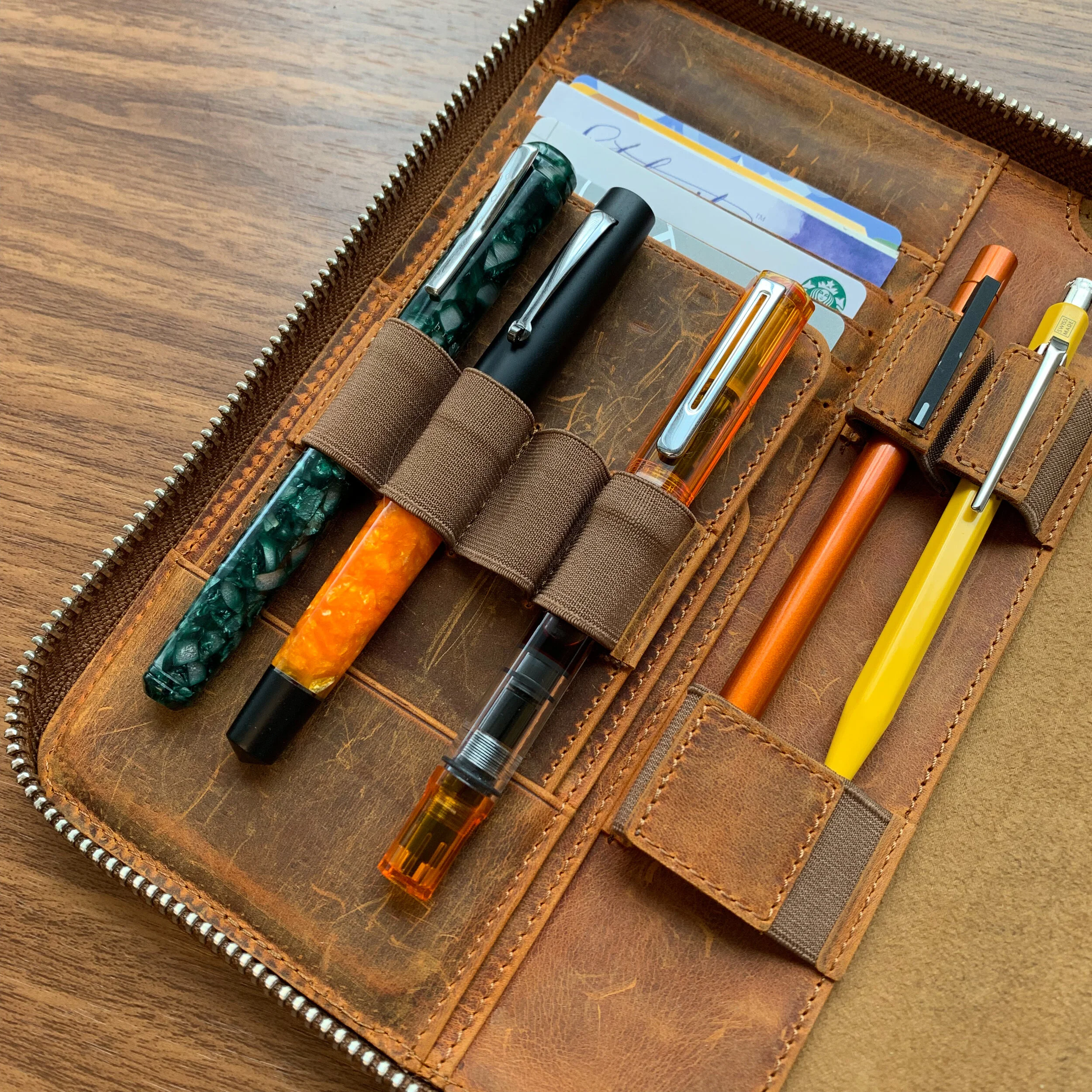 Best fountain best sale pen case