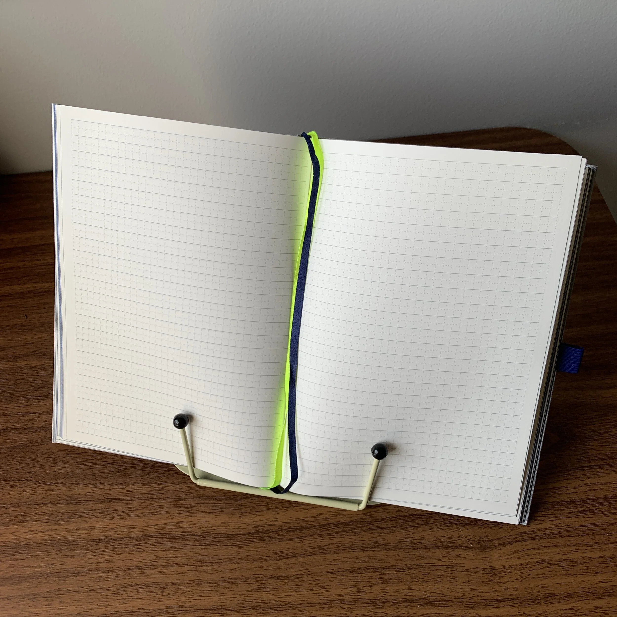 HIghtide Book Stand with Notebook