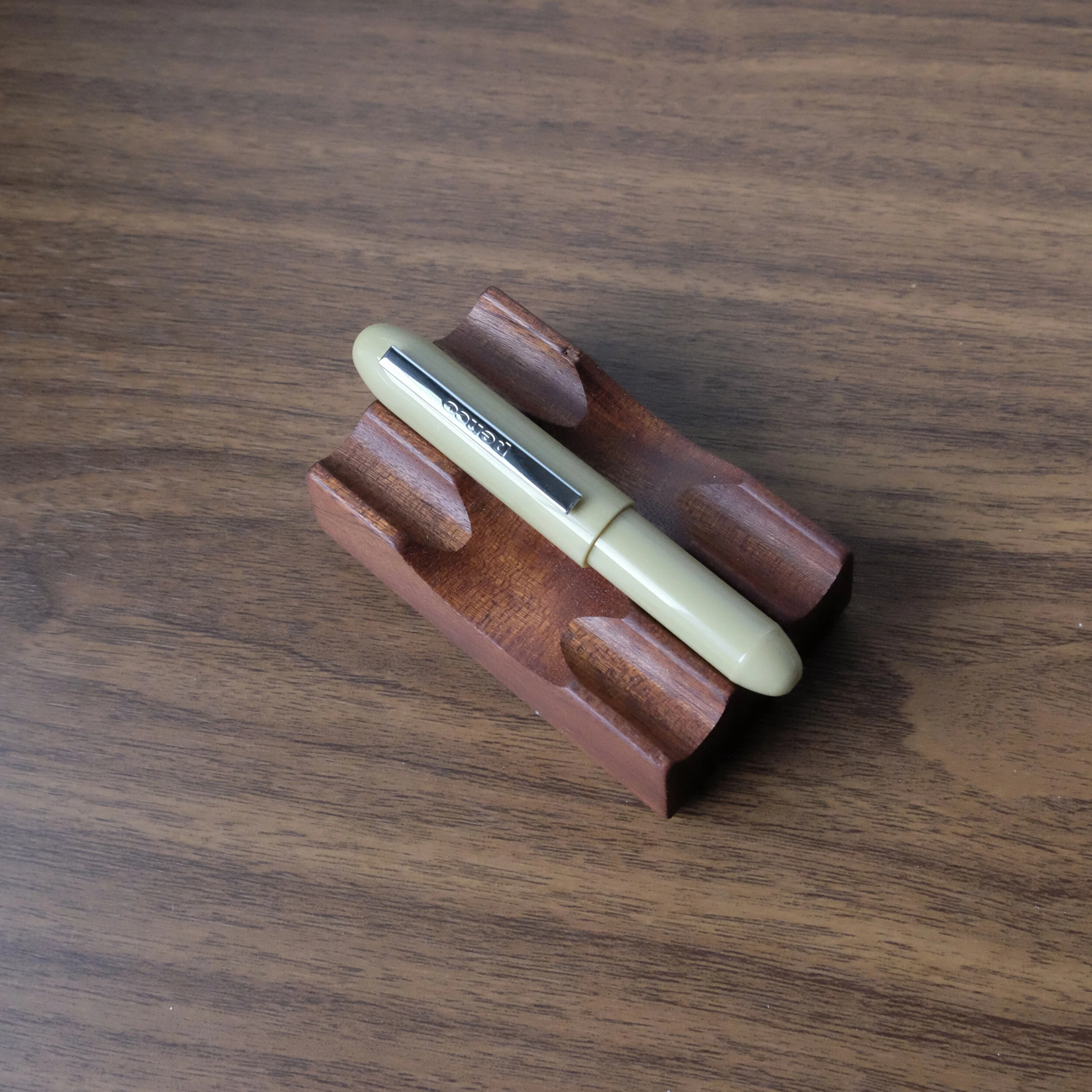 Penco Perfection Light (Khaki)