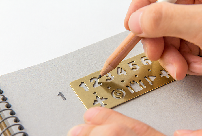 Traveler's Company Template Stencil (In Use)