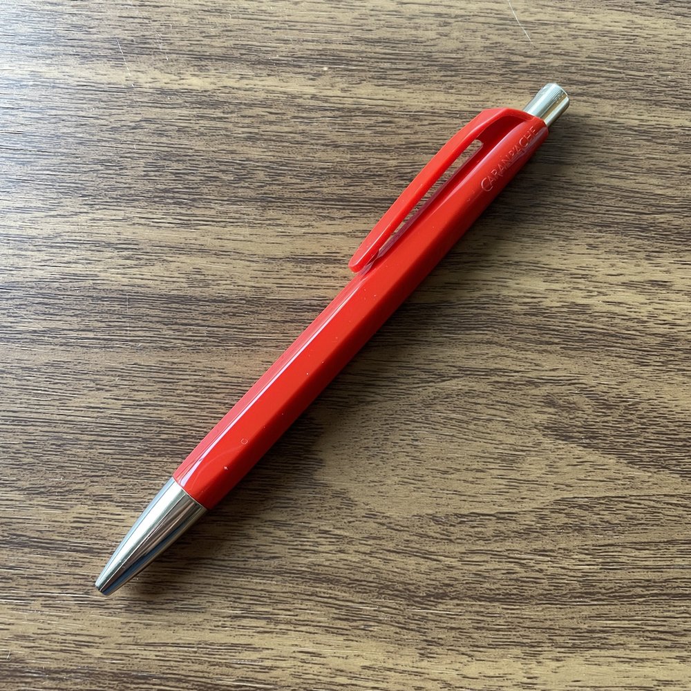 Stylo bille personnalisable de marque Caran D'Ache® 888 Infinite