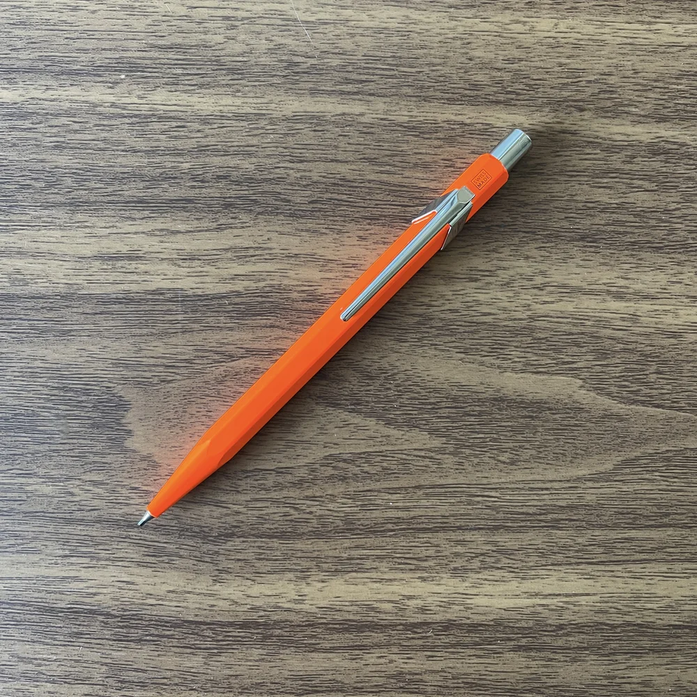 Caran D'Ache Porte-Mine 844 Drapeau Suisse Édition Métal Rouge 0,7 Mm Avec Gomme Intégrée