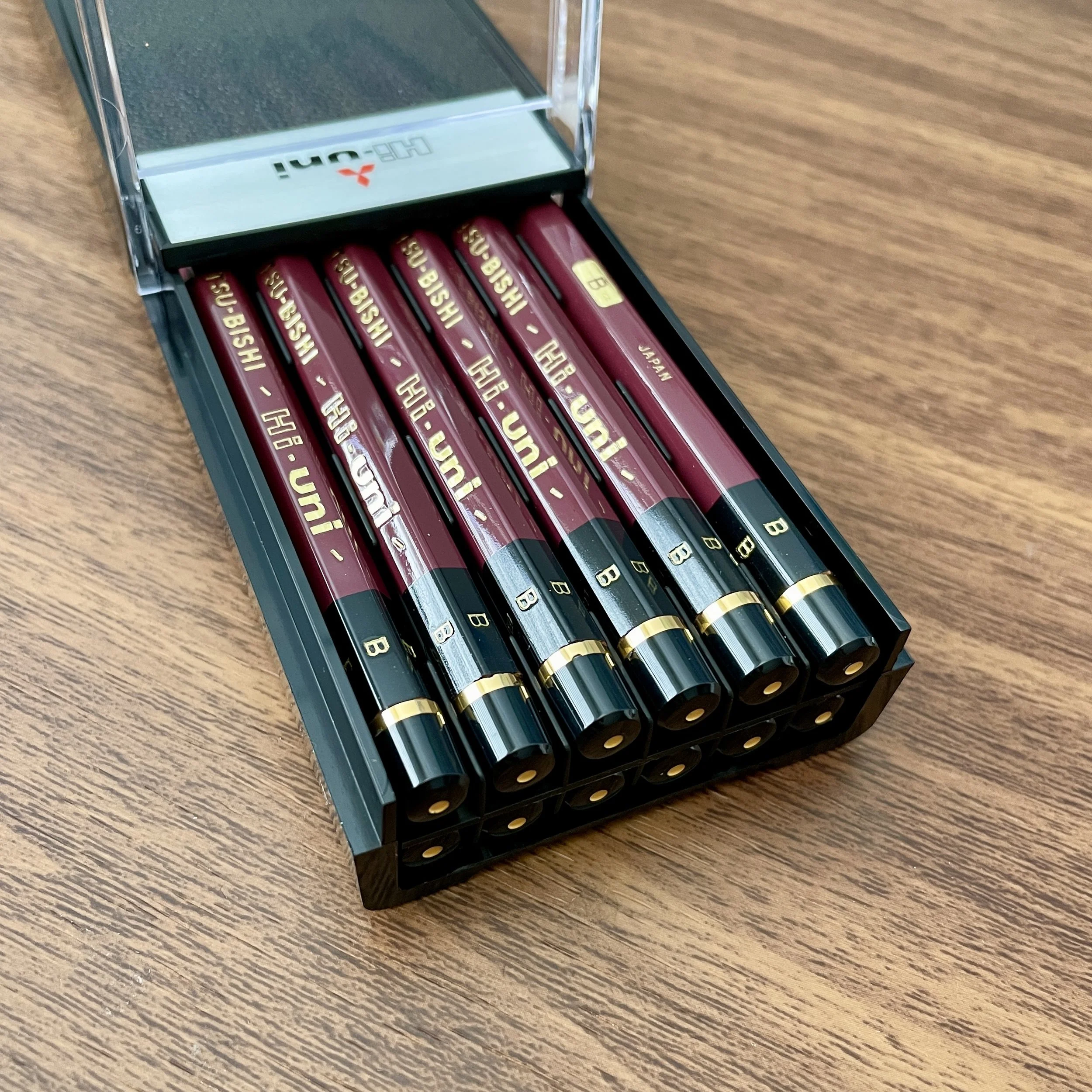 Mitsubishi Hi-Uni B Dozen