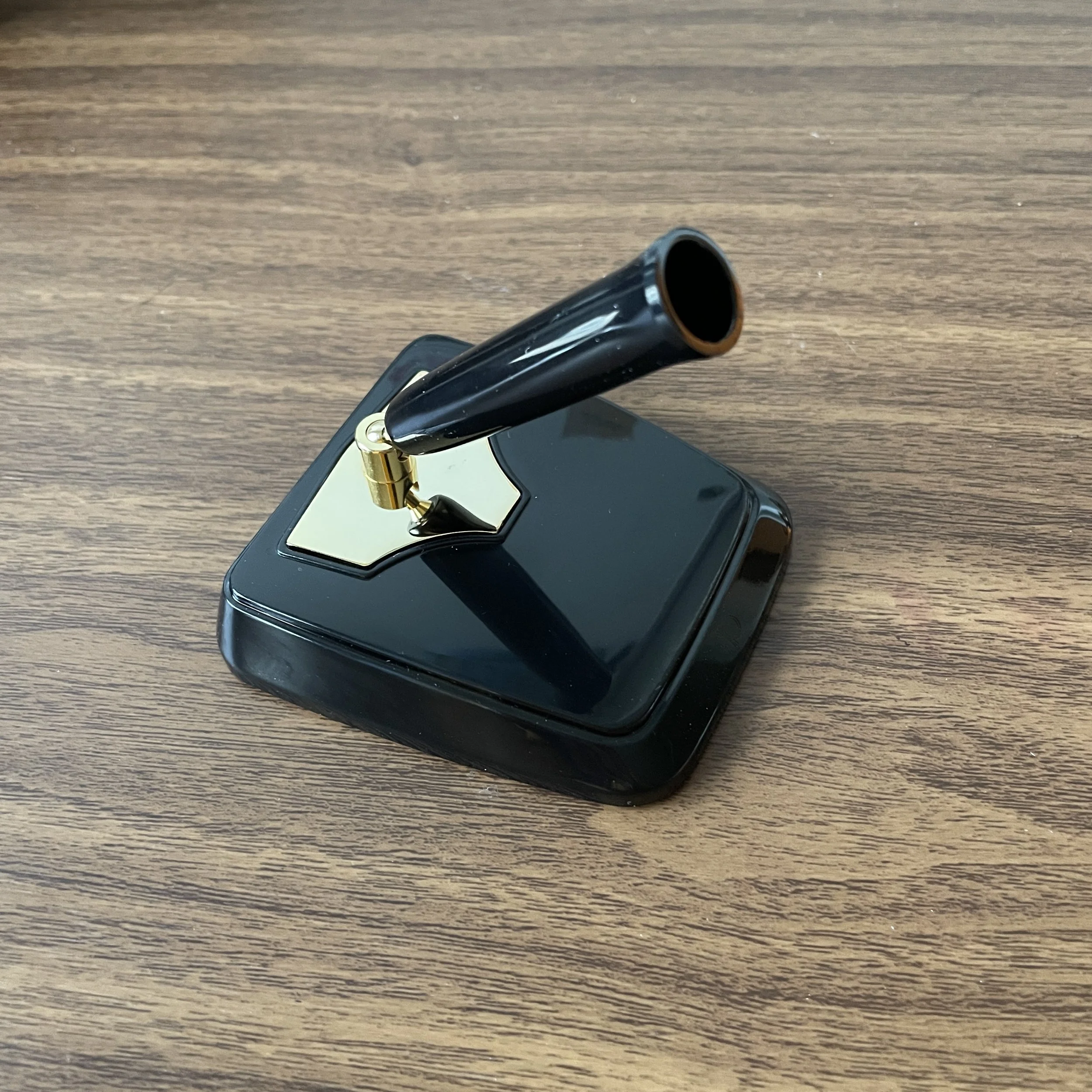 Platinum Carbon Desk Pen Base