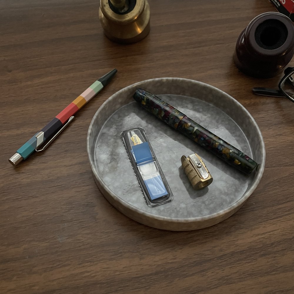Hightide Marble Pen Tray (Round) — The Gentleman Stationer