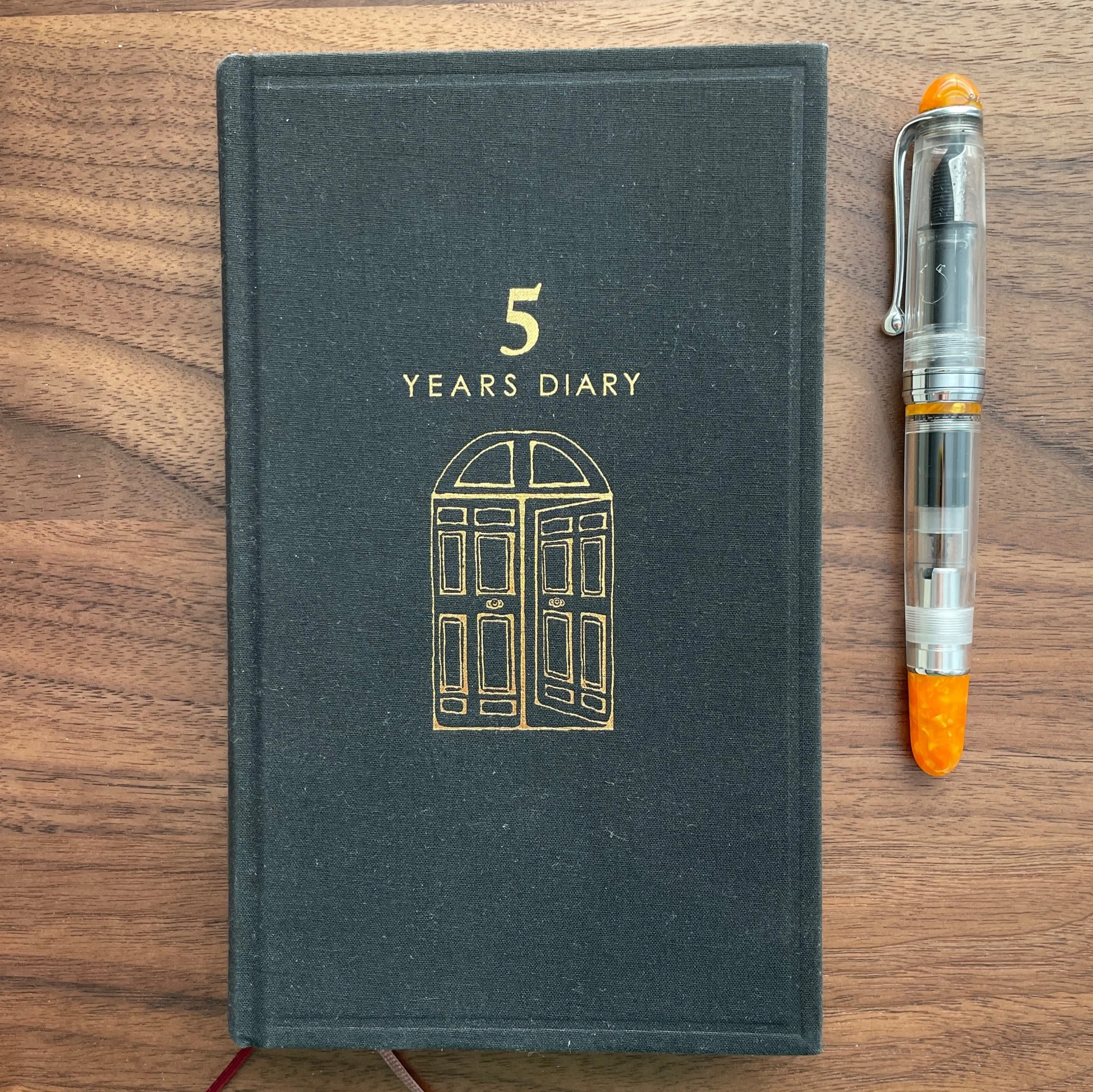 Midori MD 5 year Diary Black