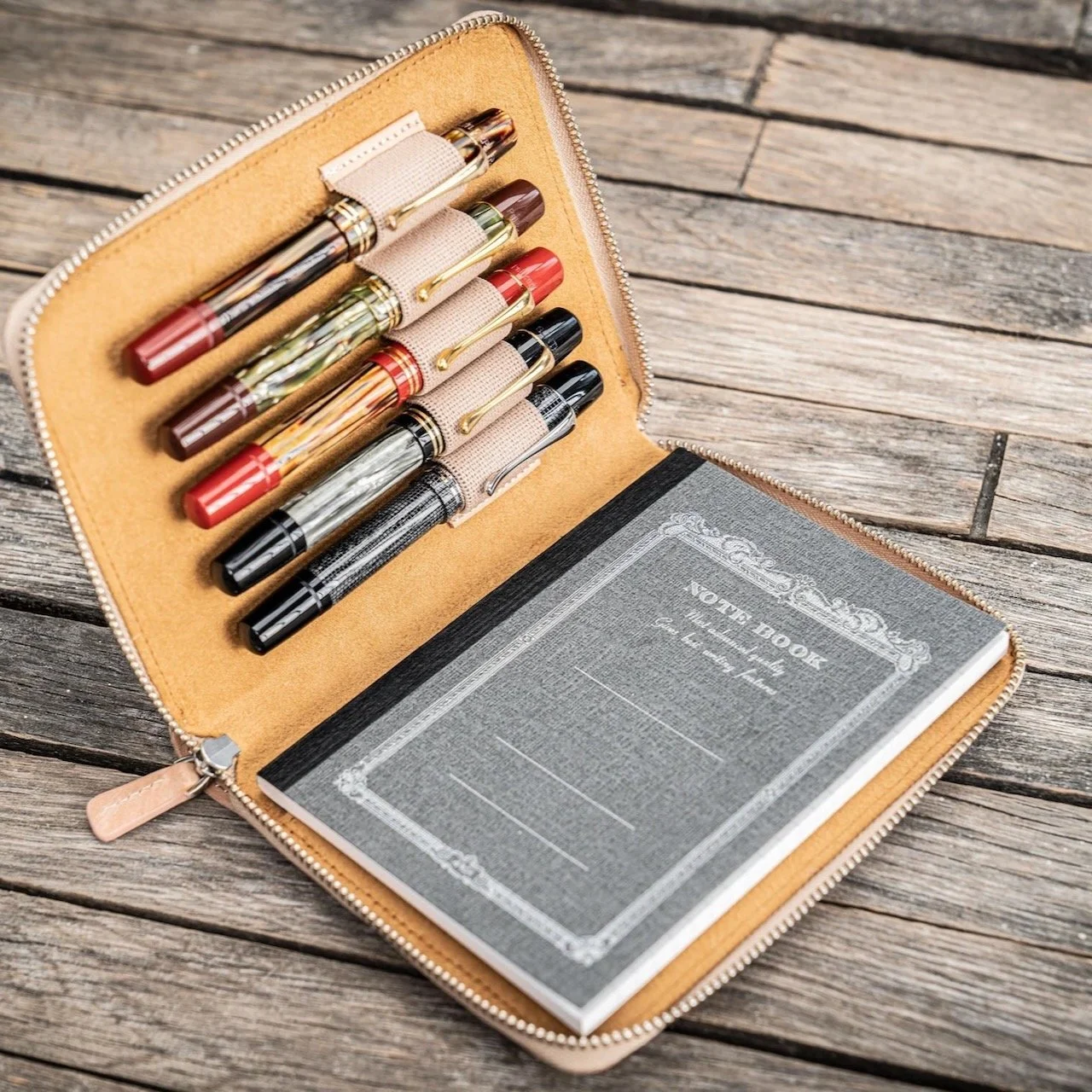 Galen Leather 5-Pen Zippered Case Natural Open