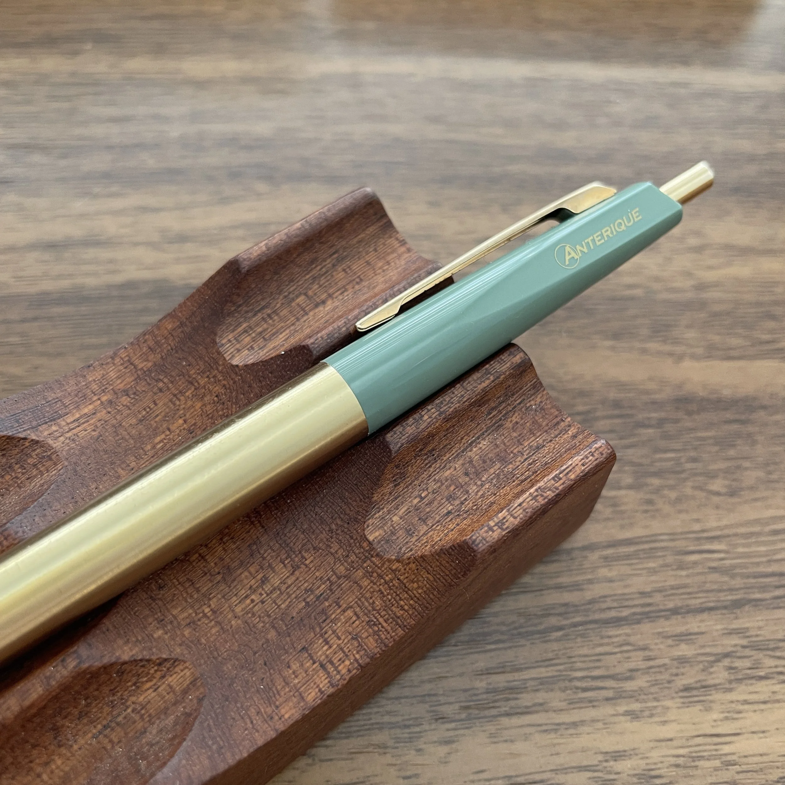 Anterique Brass Edition Sage Green Clip Detail