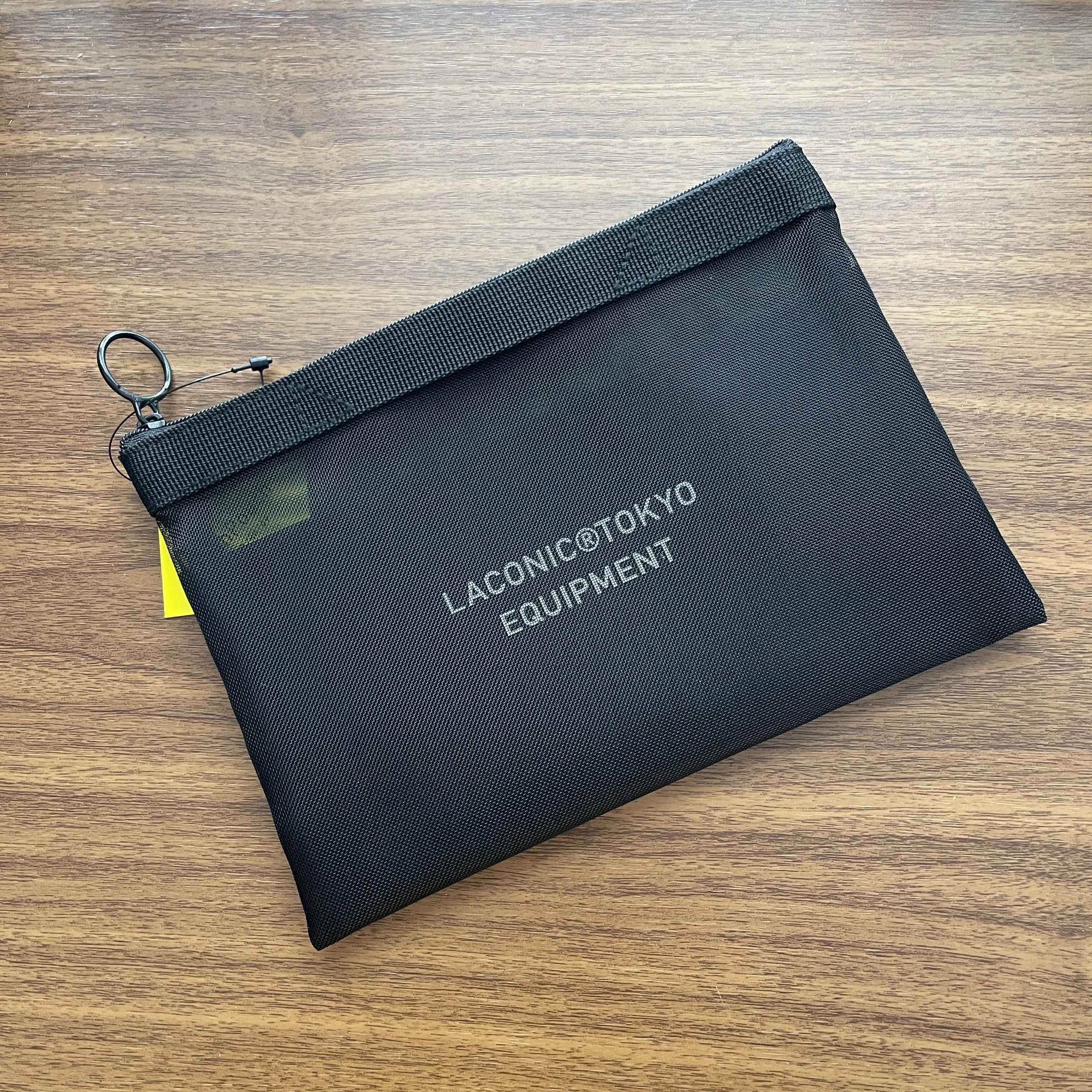 Laconic Style Black Medium