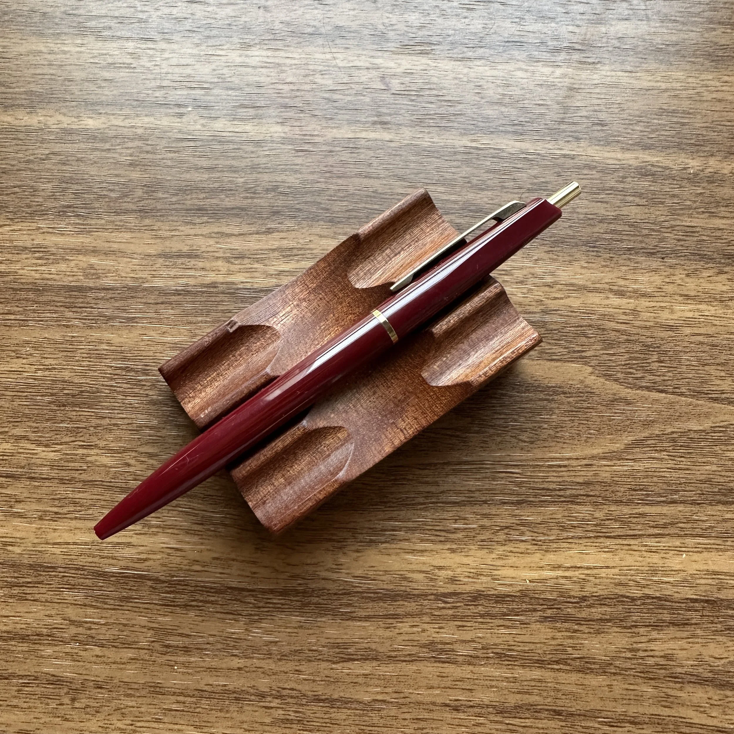 Anterique Maroon Ballpoint