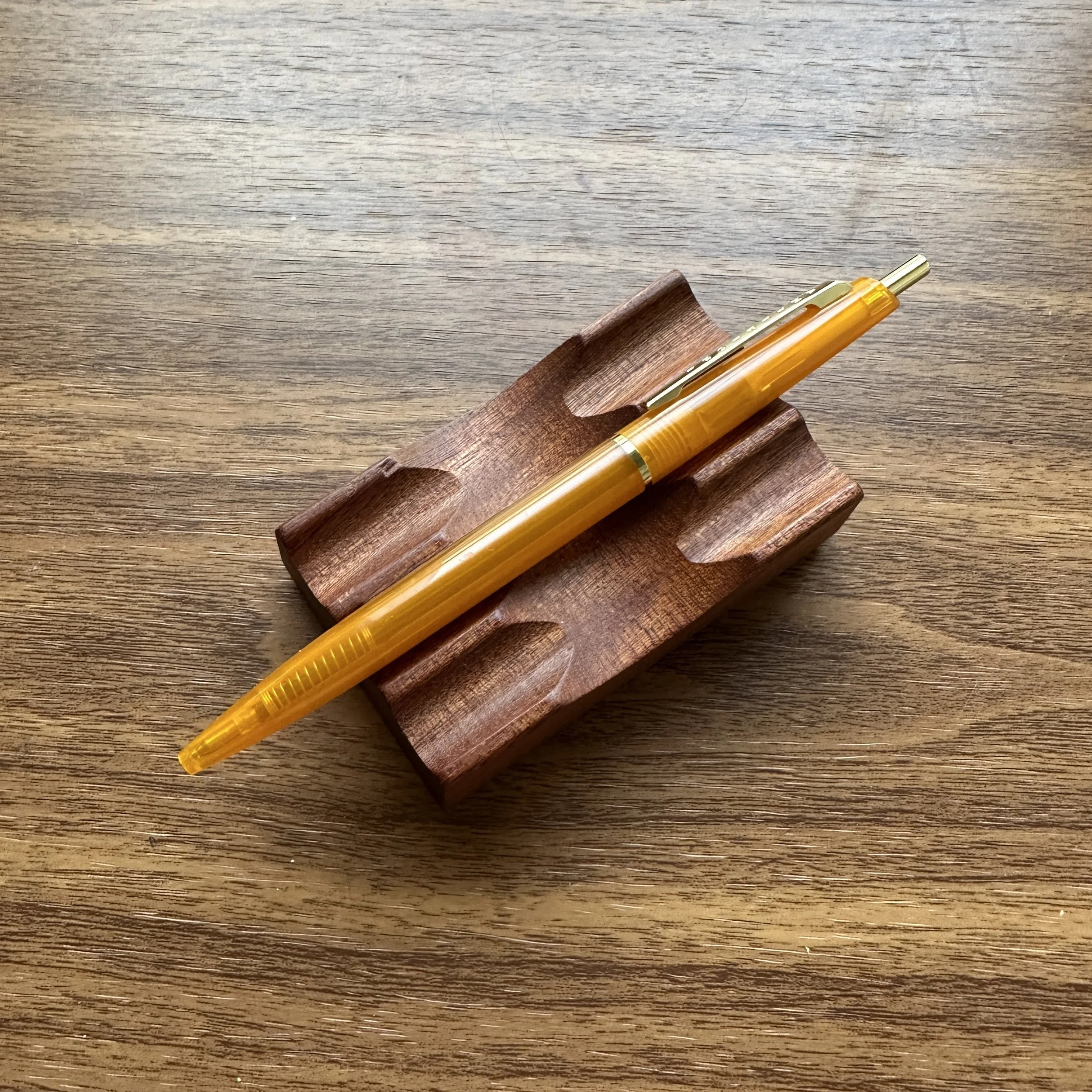 Anterique Clear Yellow Ballpoint