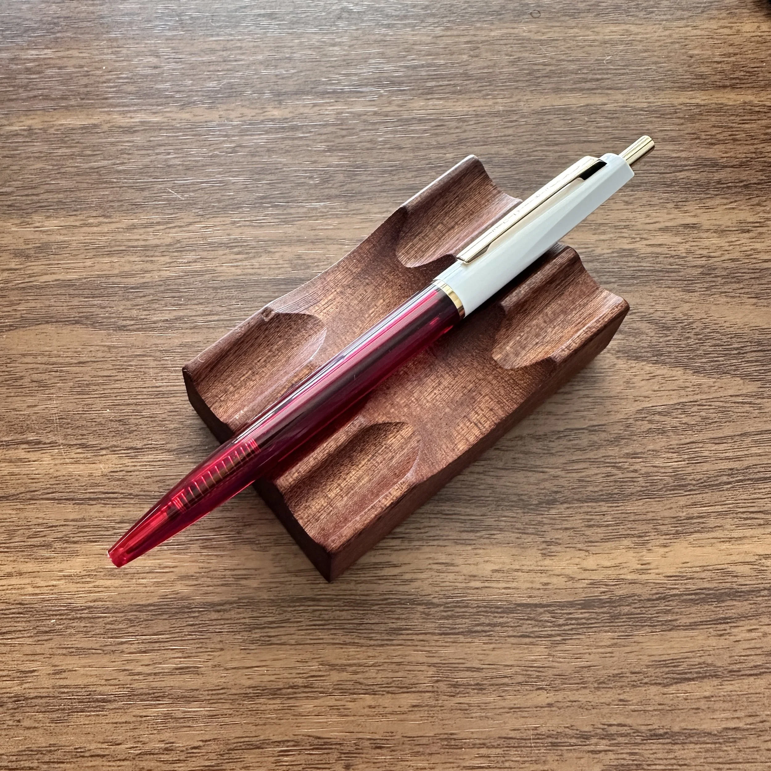 Anterique White + Red Ballpoint