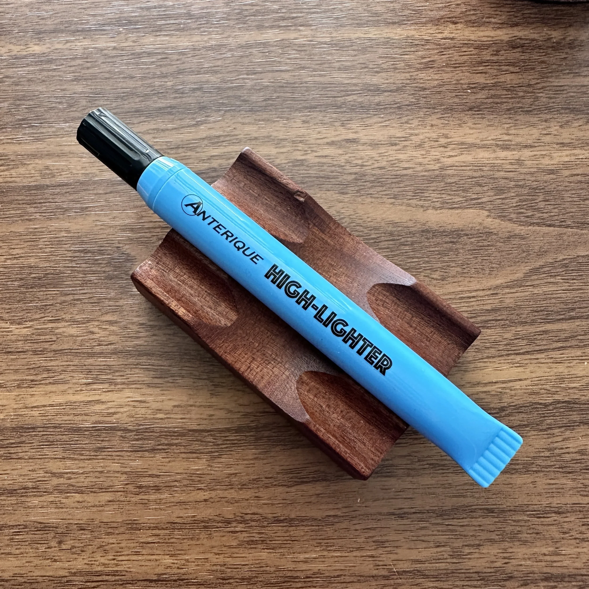 Anterique Fluorescent Highlighters (Blue)