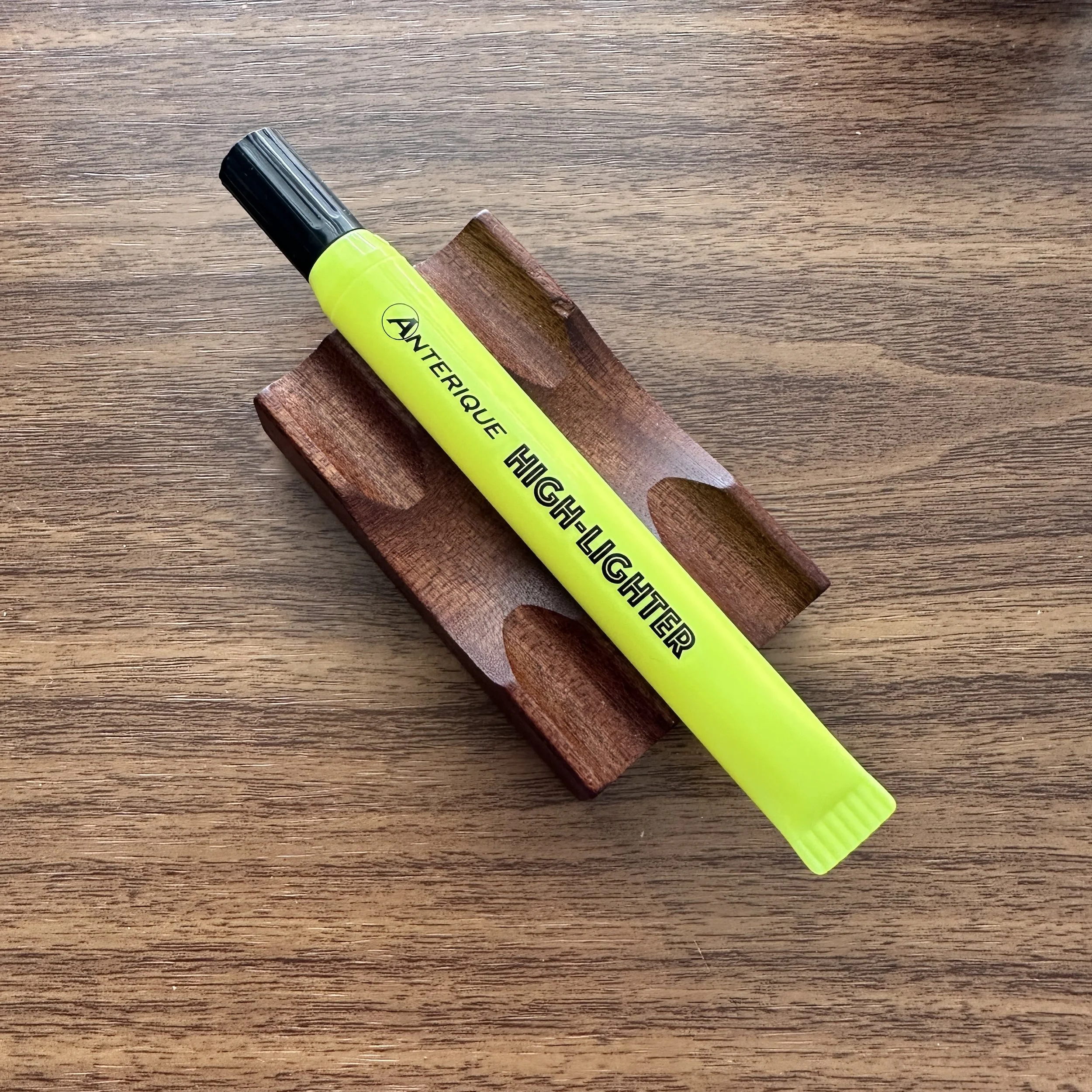 Anterique Fluorescent Highlighters (Yellow)