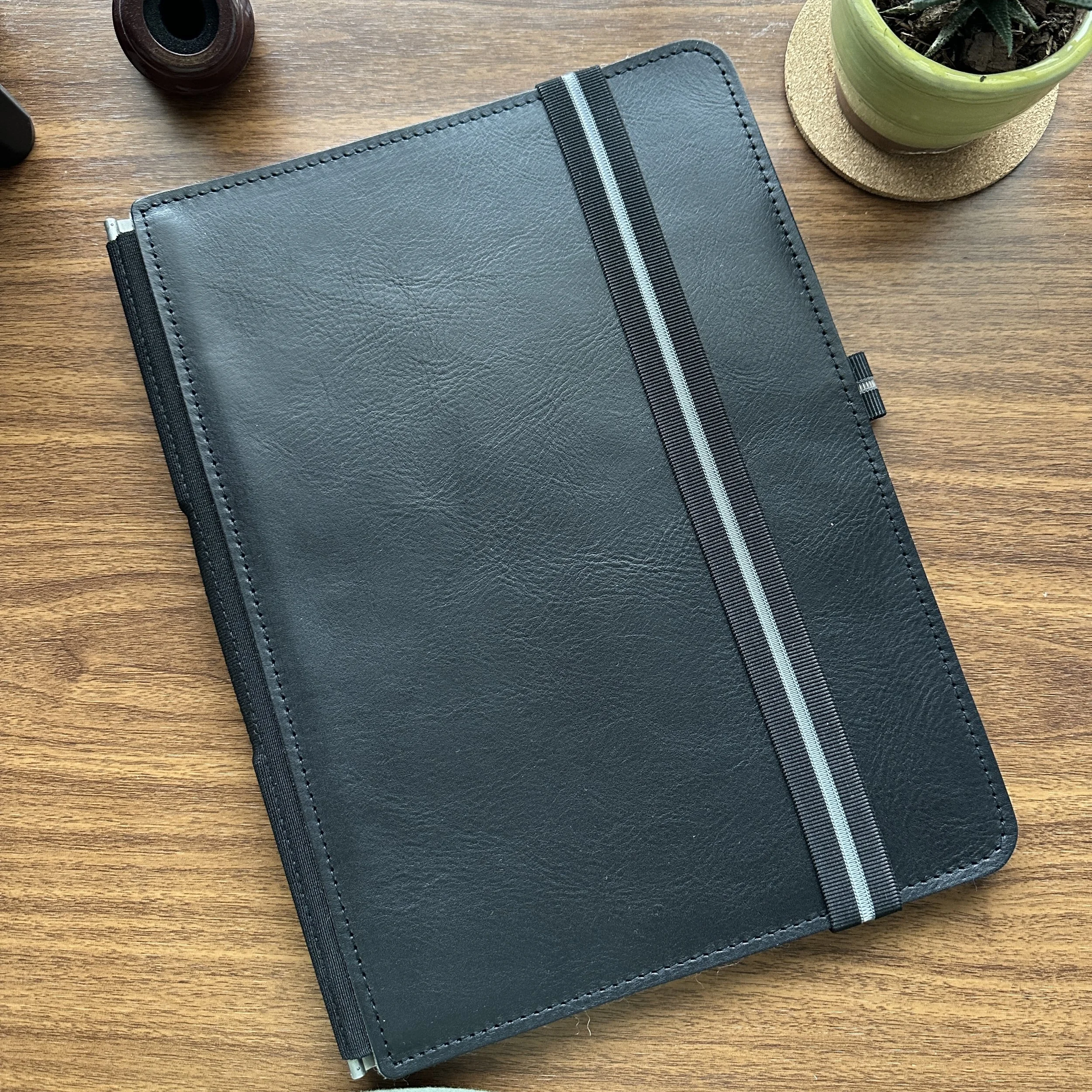 Taschenbegleiter A4 Black with Transparent Black Elastic