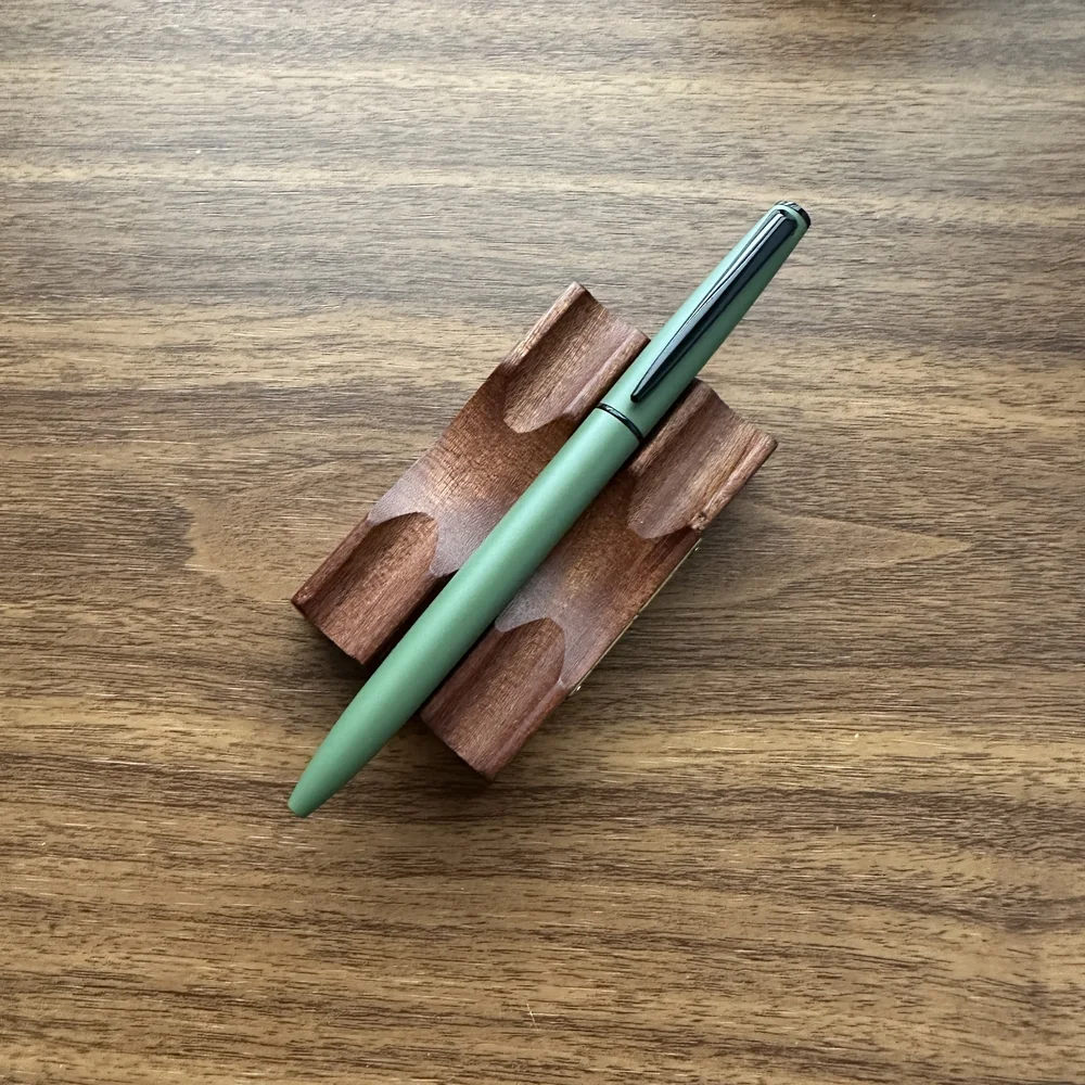 uni JETSTREAM プライム Uni Mitsubishi Jetstream Prime Ballpoint Pen — The Gentleman