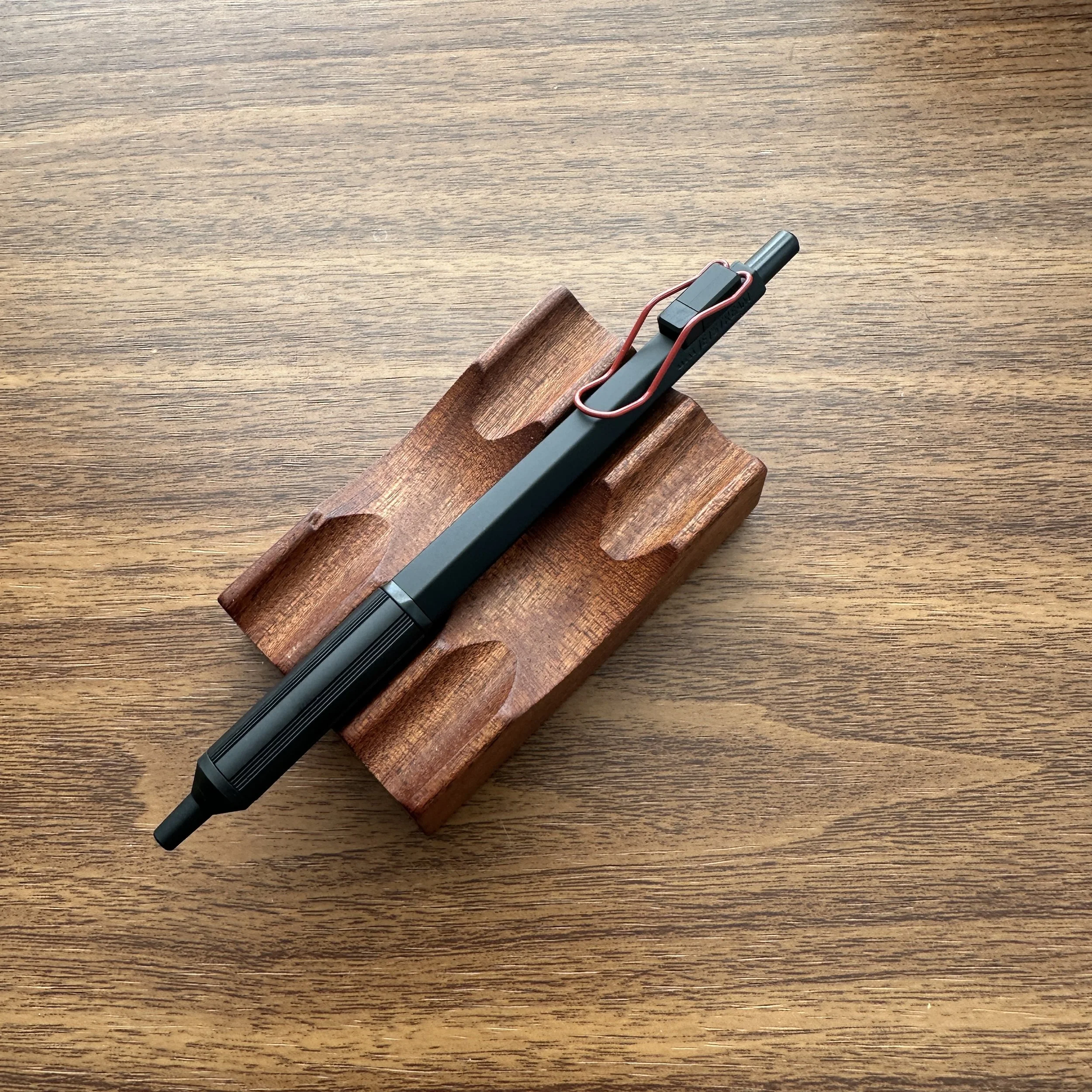 Uni Jetstream Edge .38mm (Black/Red)