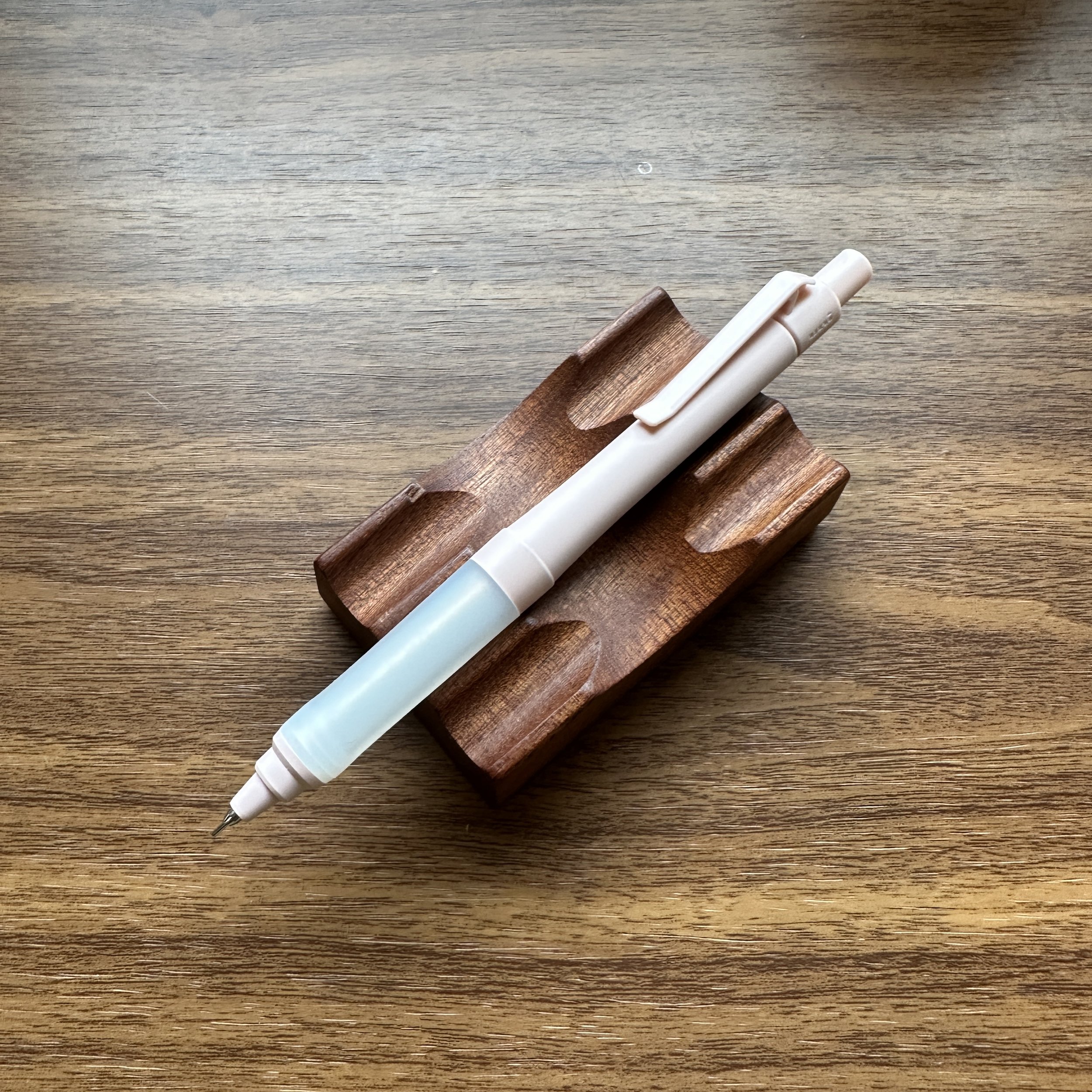 Uni Kuru Toga Alpha Gel Switch (Cotton Pink)