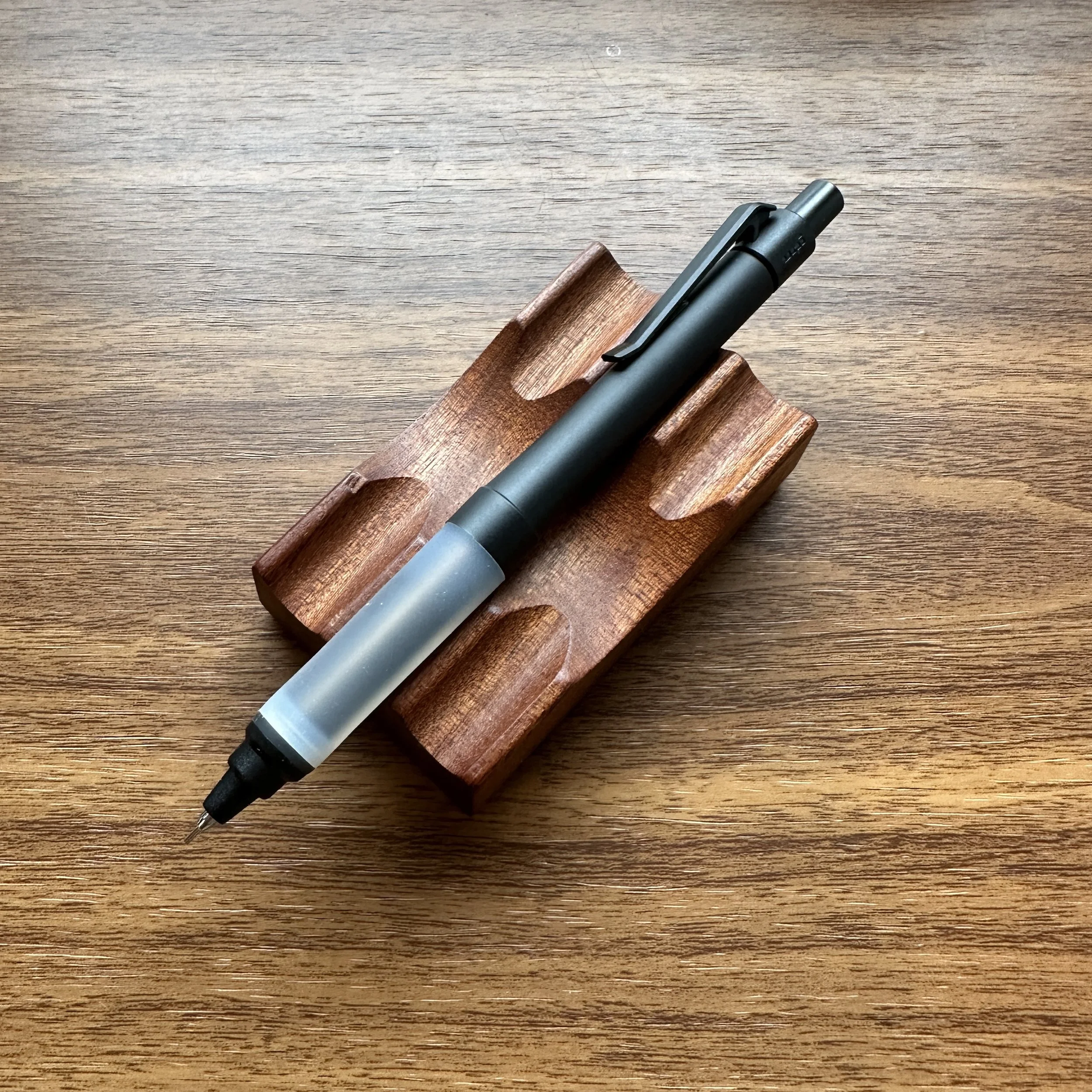 Uni Kuru Toga Alpha Gel Switch (Black)