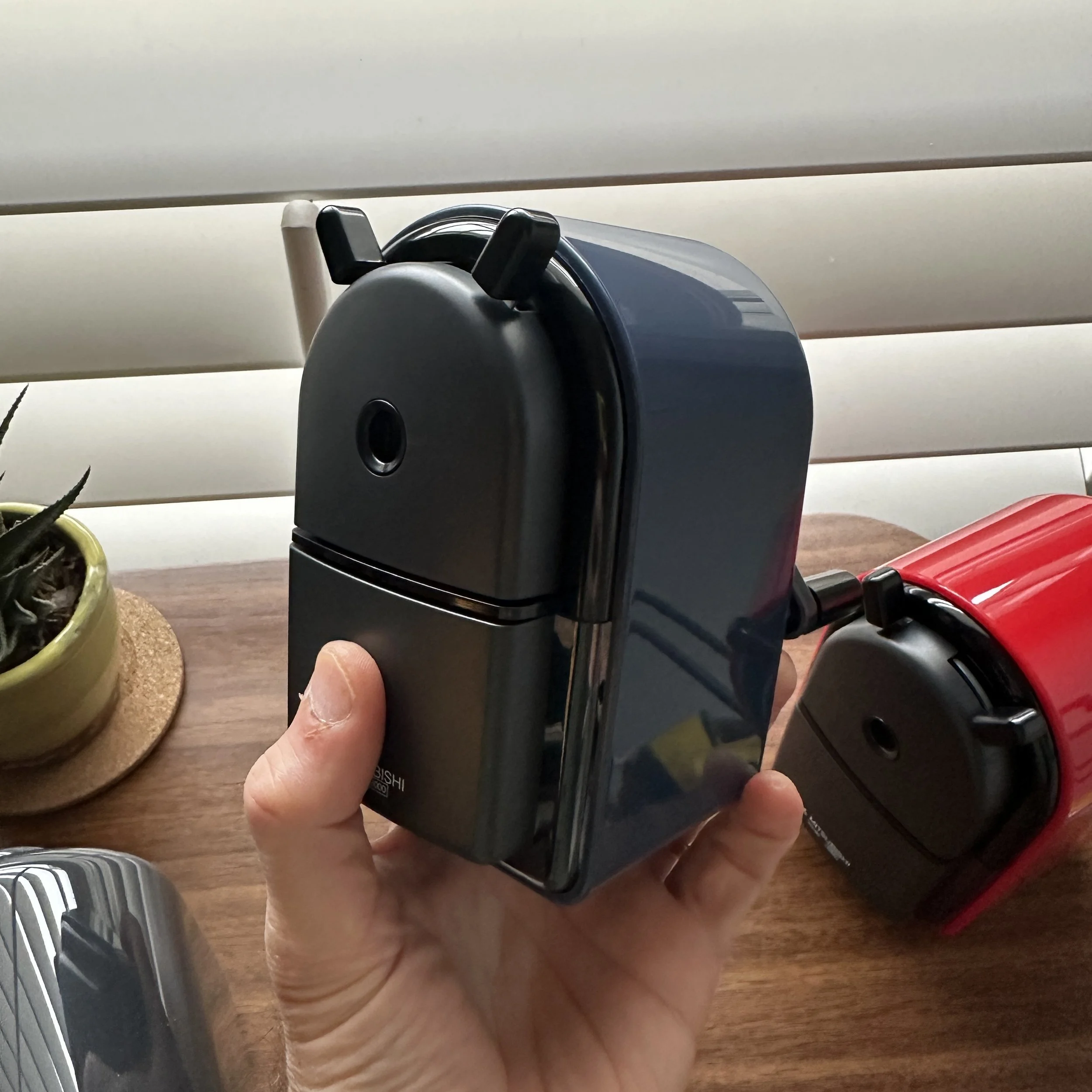 Uni Mitsubish KH-20 Pencil Sharpener (Blue)