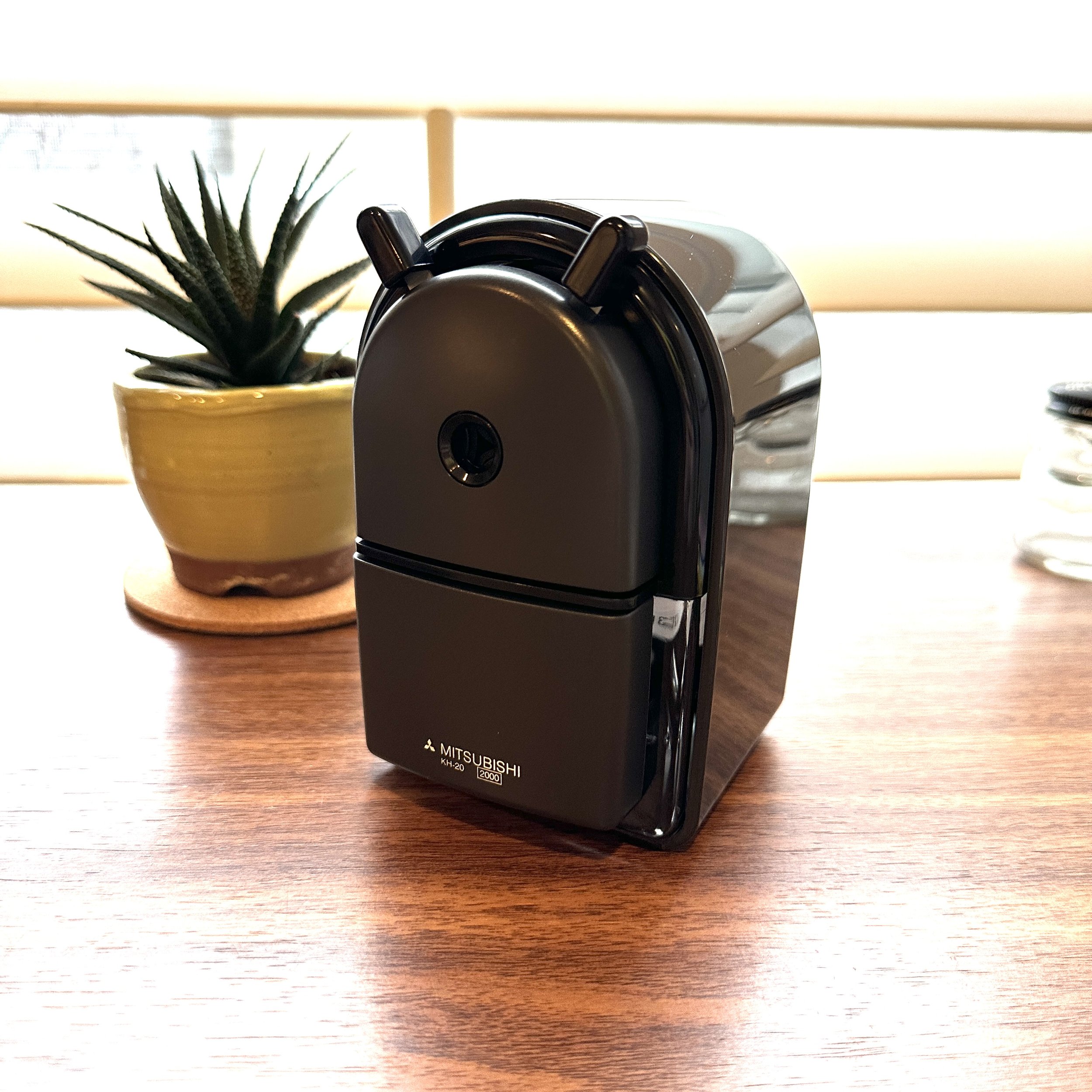 Uni Mitsubish KH-20 Pencil Sharpener (Black)